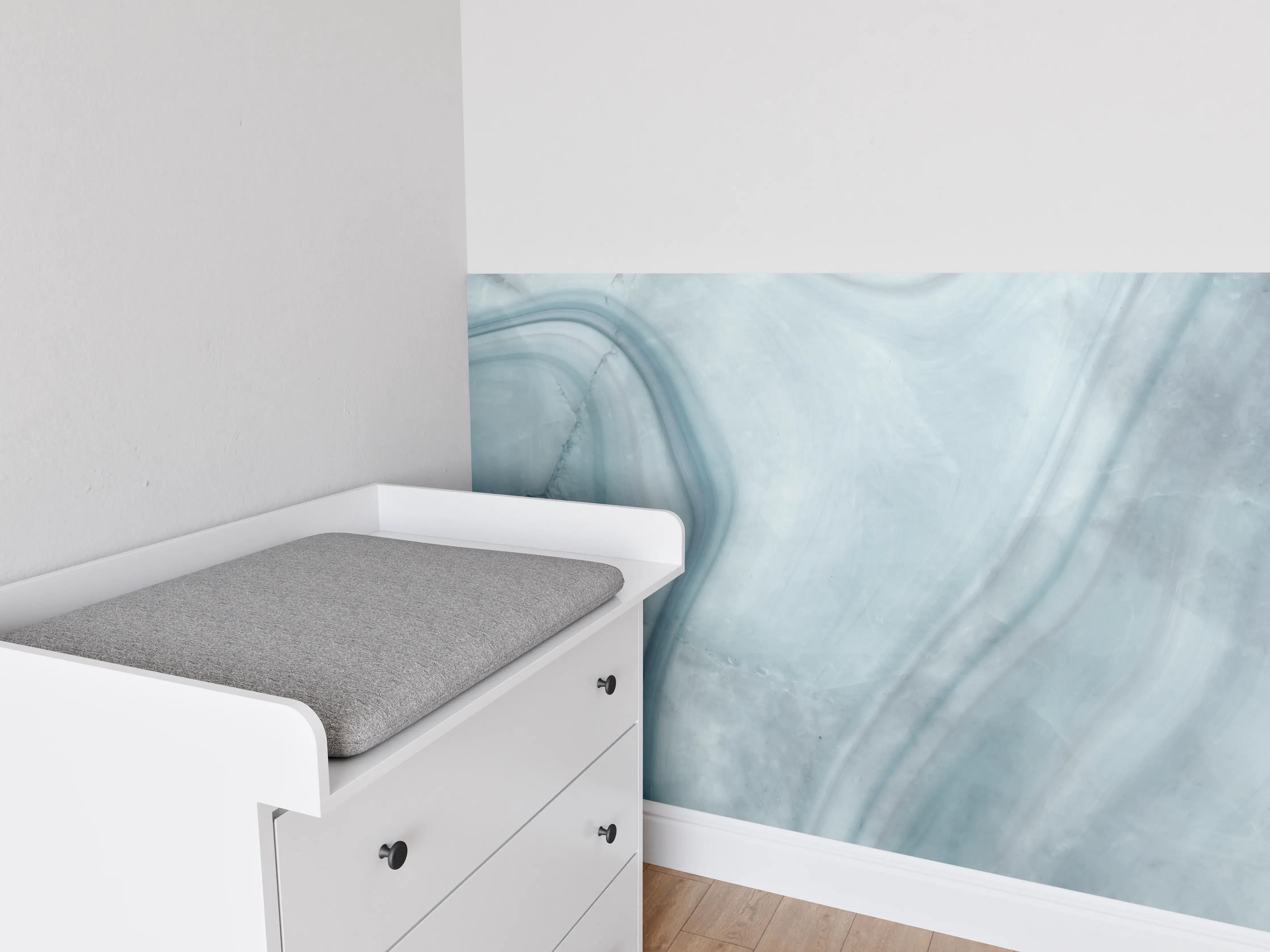 Babyzimmer Wandgestaltung - Weiß-Grau-Blauer Marmor