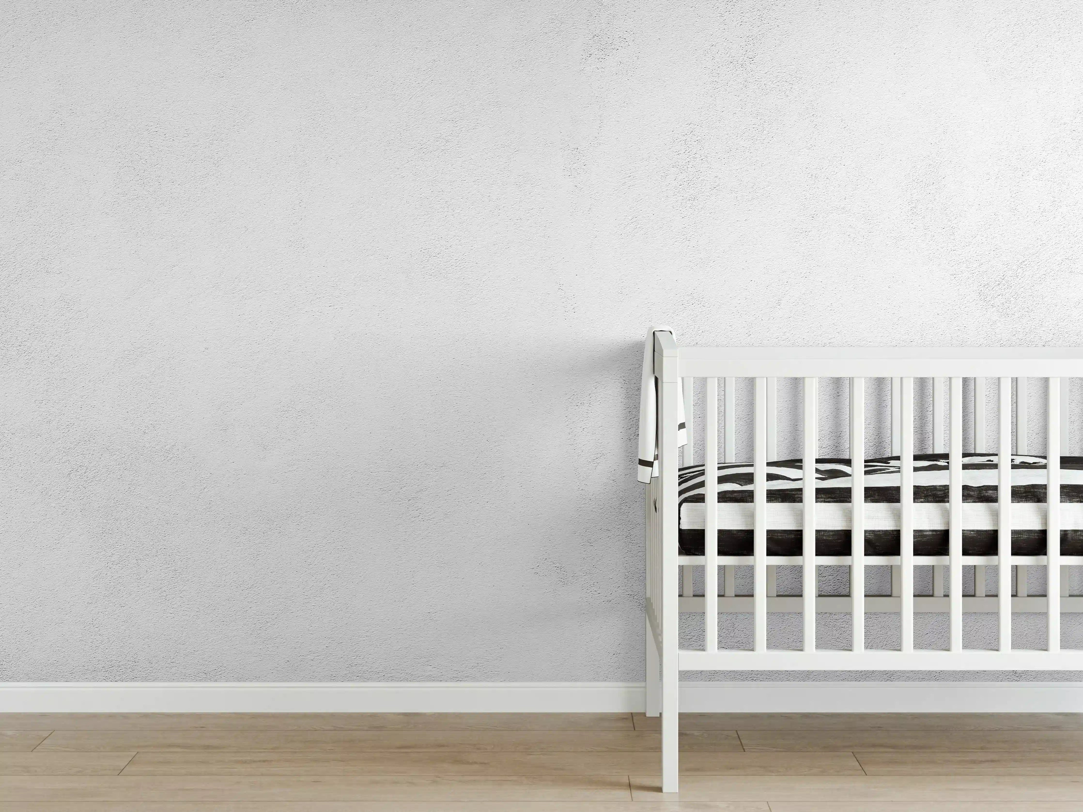 Babyzimmer Wandgestaltung - Weiß-gräuliche Betonwand