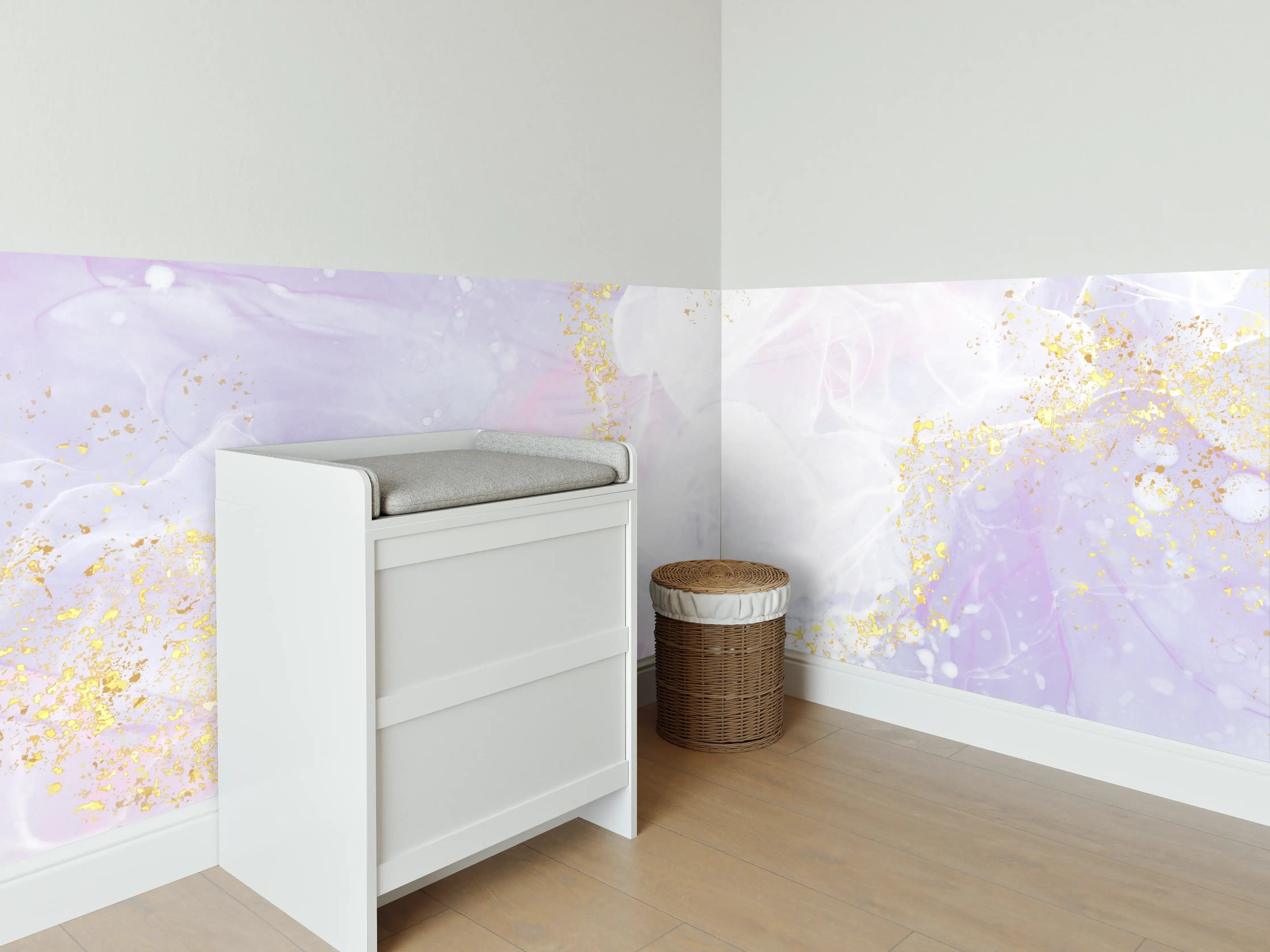 Babyzimmer Wandgestaltung - Weiß-lila abstrakte Farbexplosion