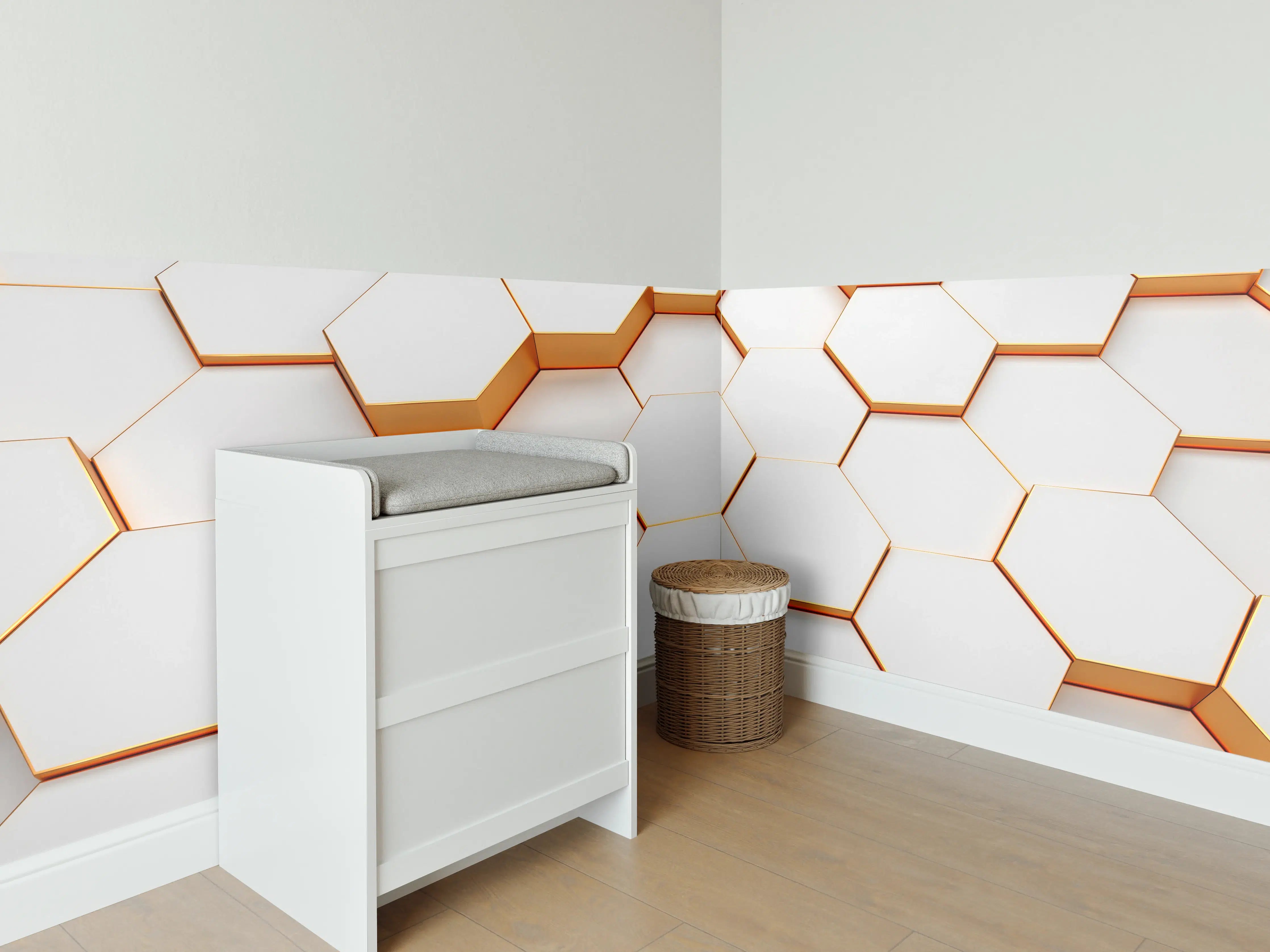 Babyzimmer Wandgestaltung - Weiße 3D-Hexagon-Wandgestaltung mit goldenen Akzenten