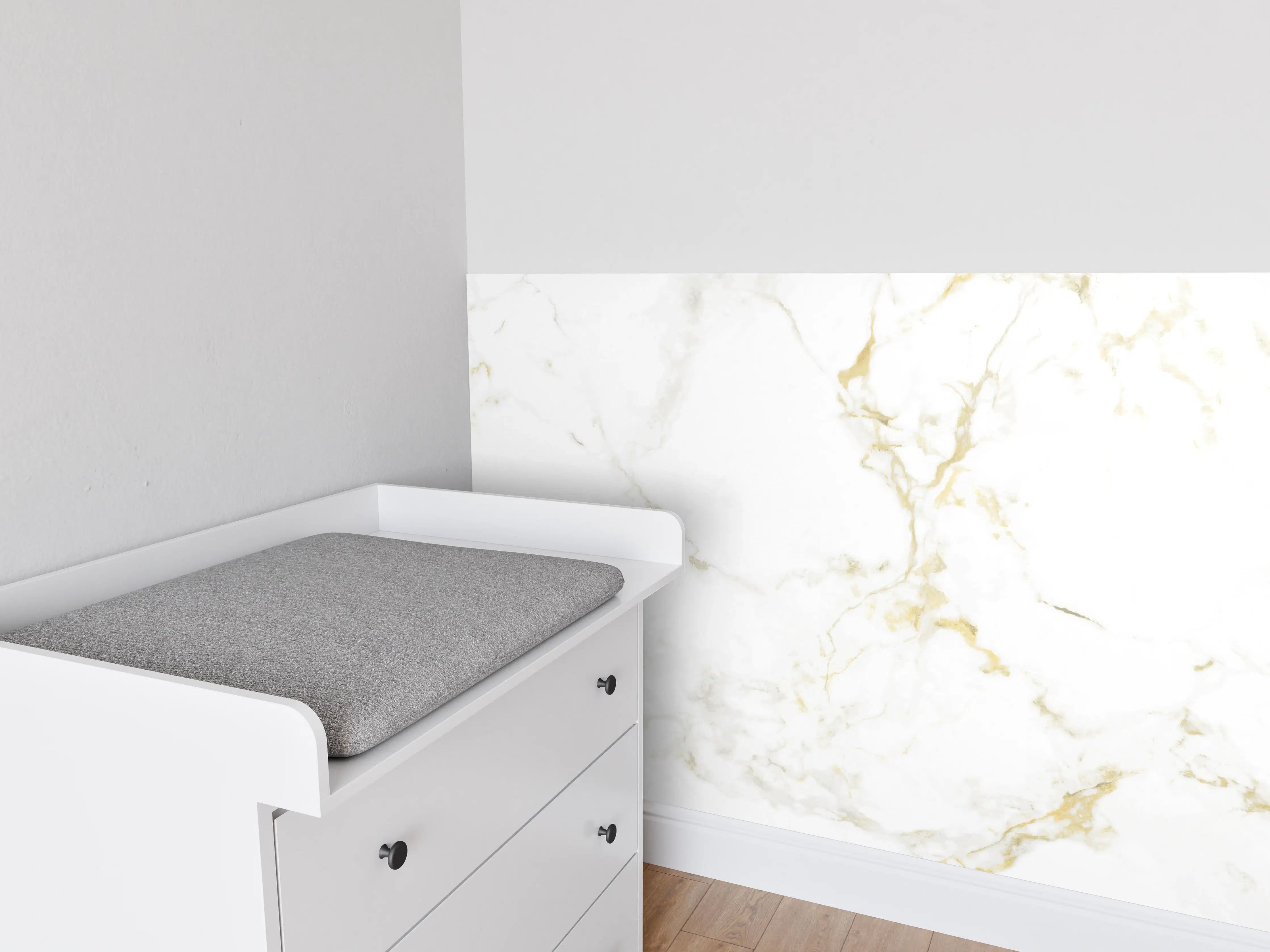 Babyzimmer Wandgestaltung - Weiße Marmor-Textur mitgoldenen Akzenten