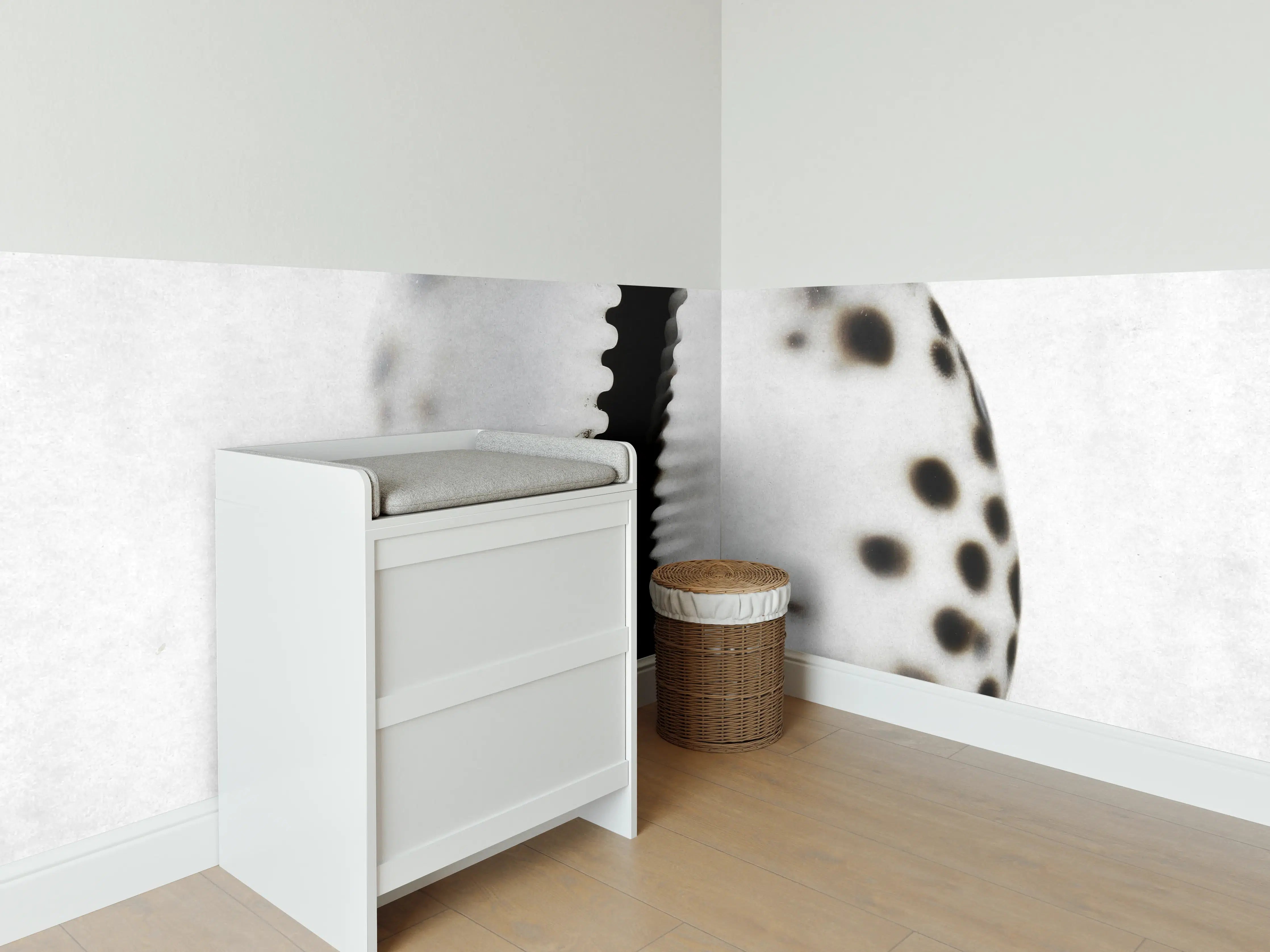 Babyzimmer Wandgestaltung - Weiße Meeresschnecke mit Grautönen