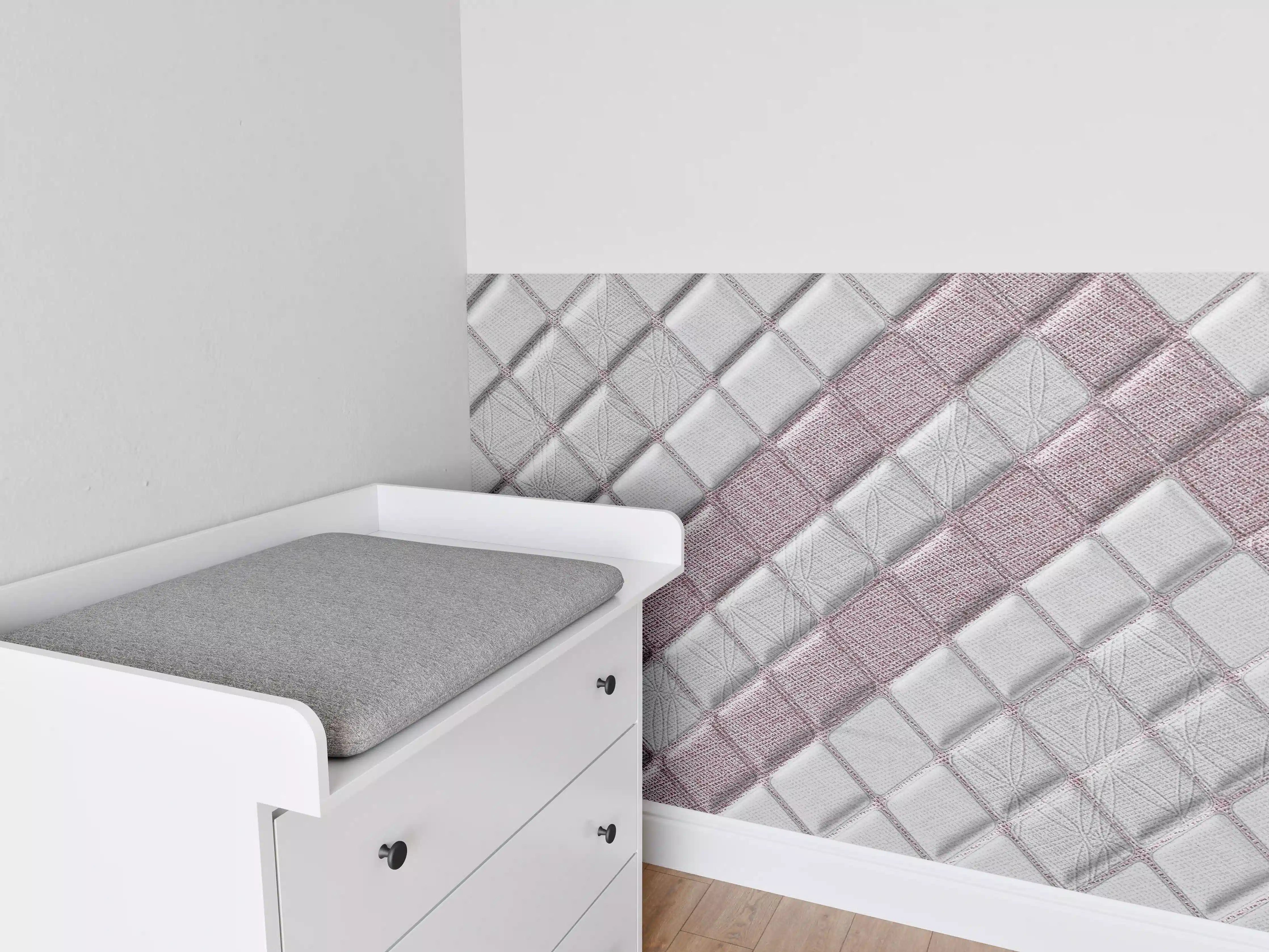Babyzimmer Wandgestaltung - Weiße Mosaikfliesen mit zartem Rosé-Ton