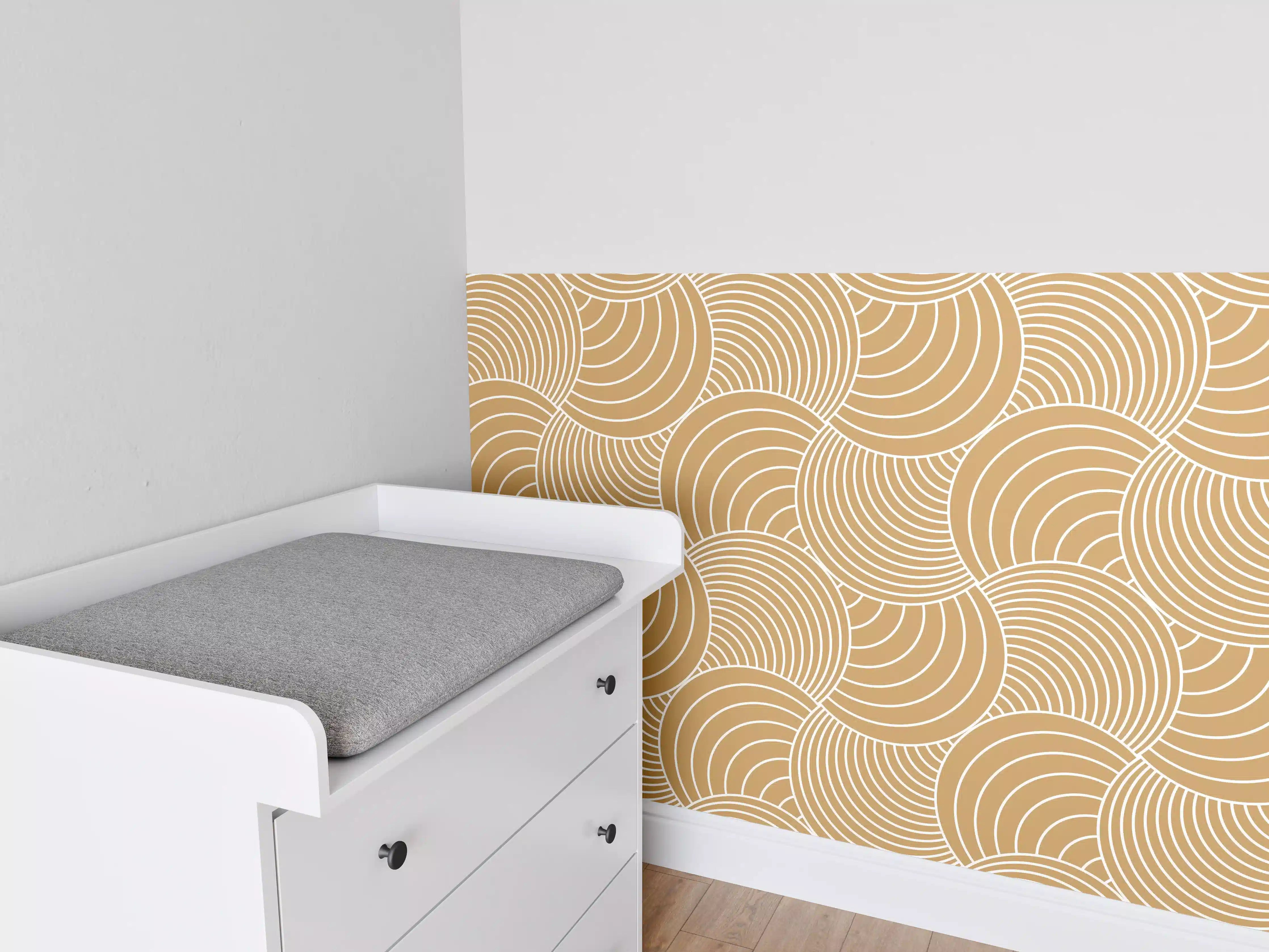 Babyzimmer Wandgestaltung - Weiße Musterwand mit sanften Linien