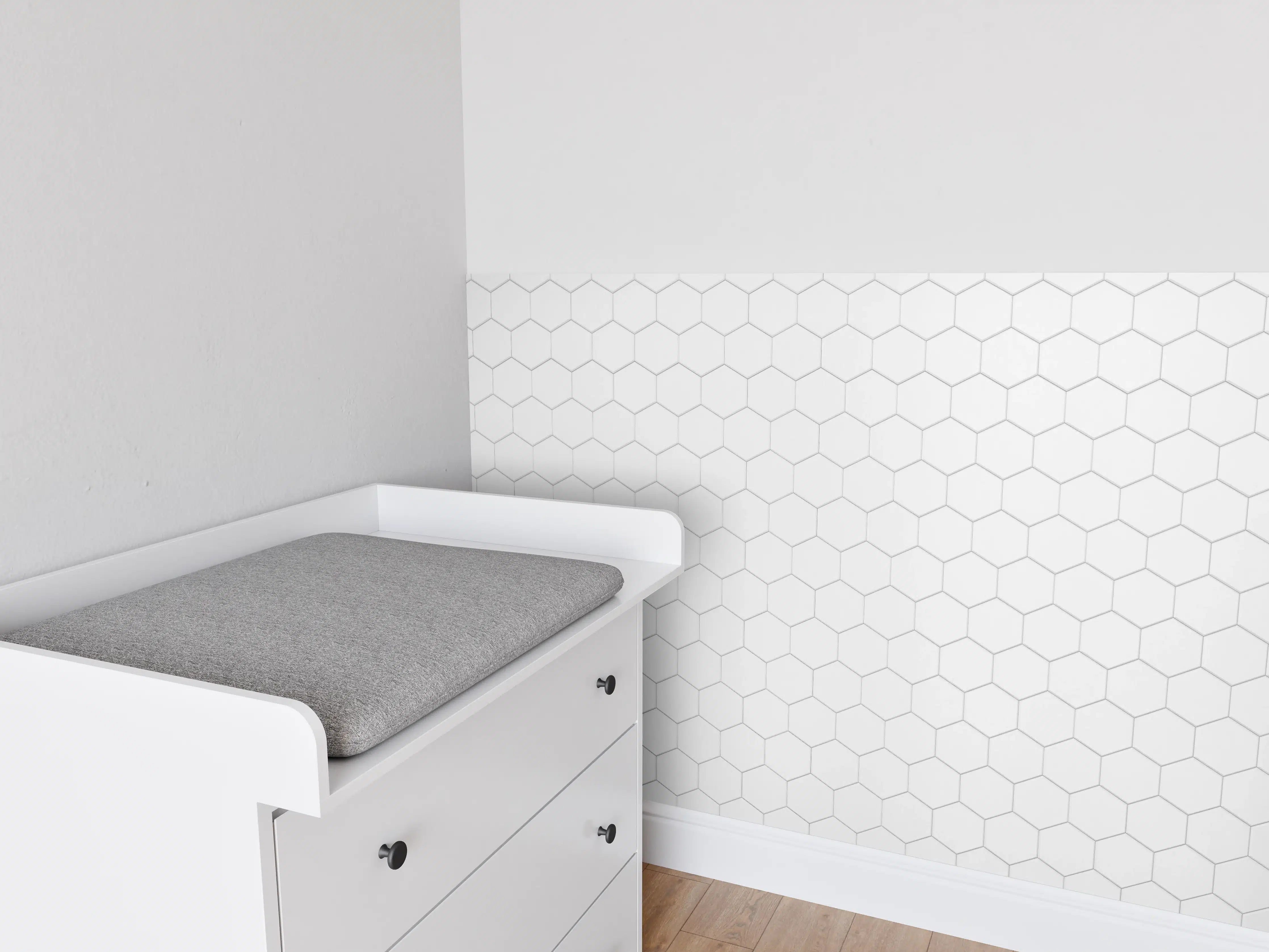 Babyzimmer Wandgestaltung - Weiße Wand mit hexagonaler Struktur