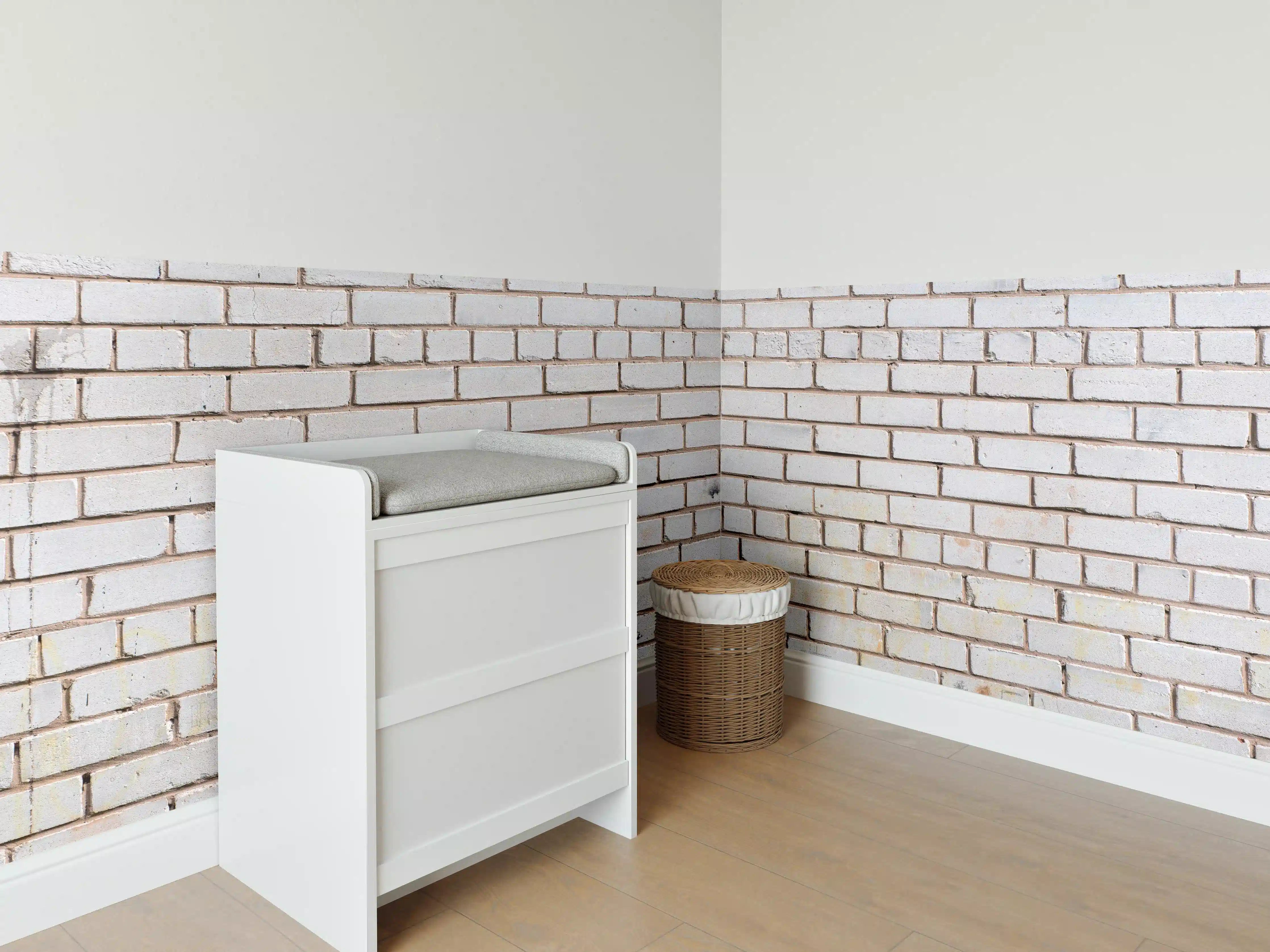 Babyzimmer Wandgestaltung - Weiße Ziegelwand mit zarten Grautönen - realistische Textur