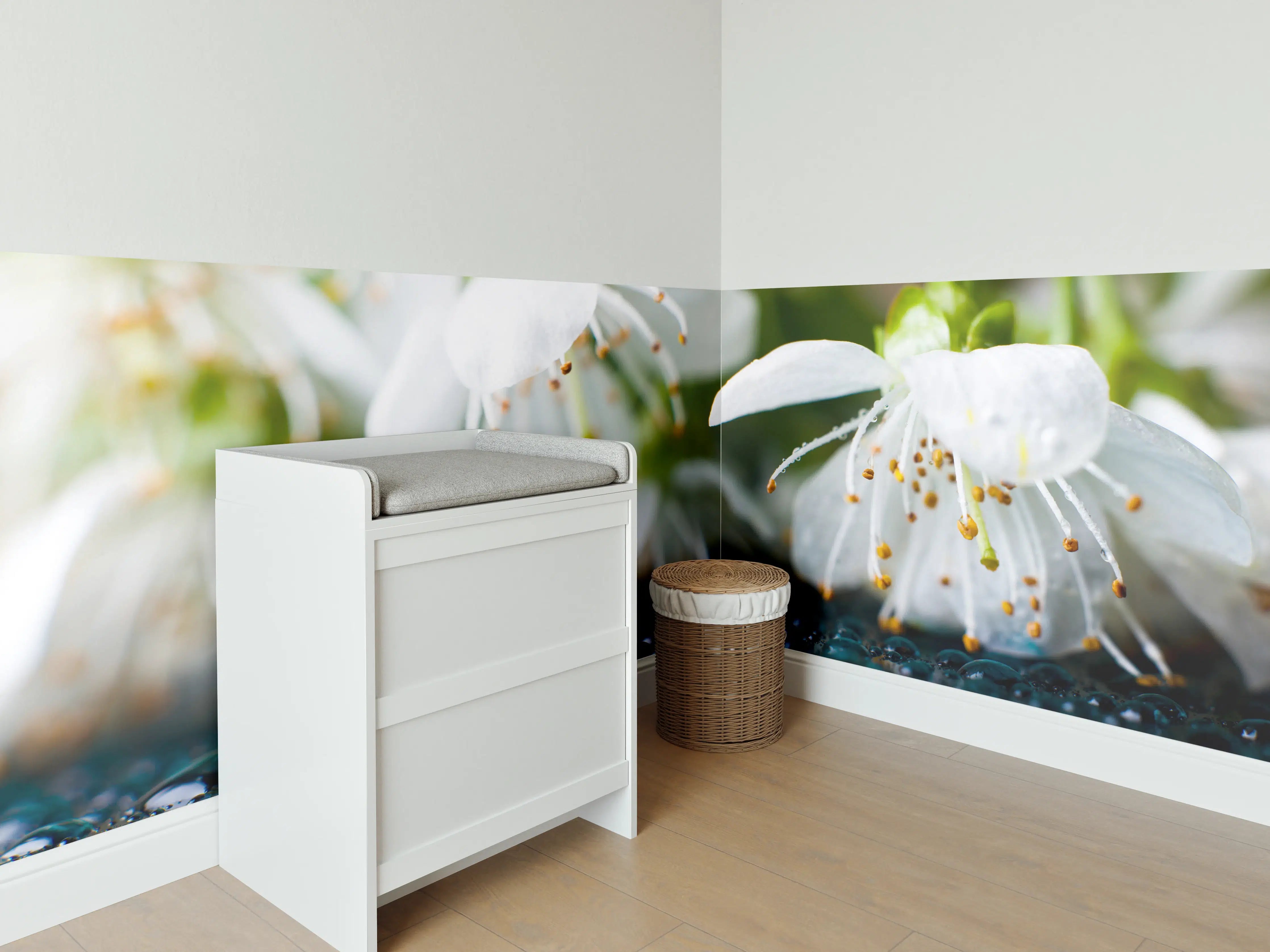 Babyzimmer Wandgestaltung - Weiße blühende Frühlingsblumen