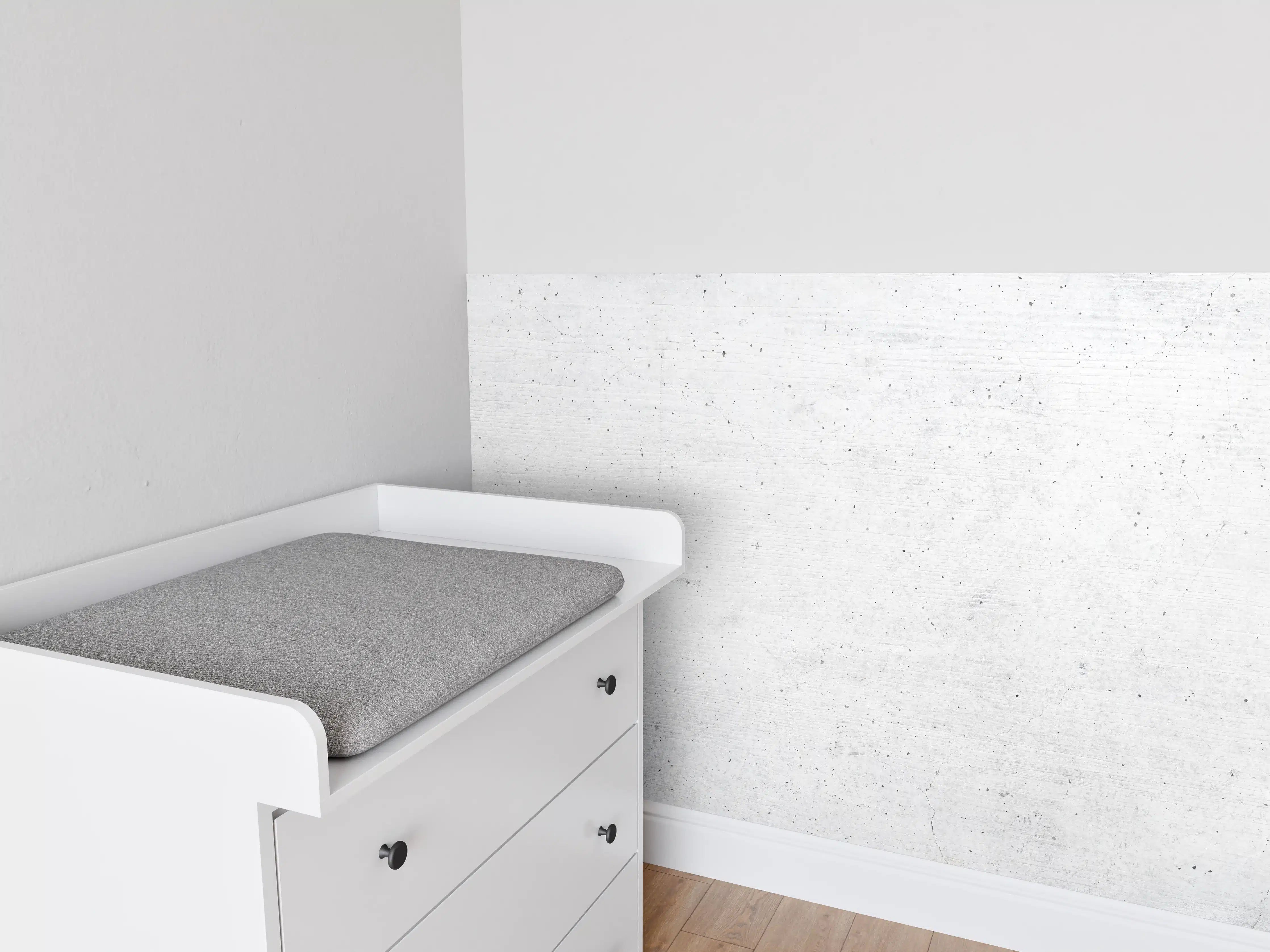Babyzimmer Wandgestaltung - Weiße historische Betonwand