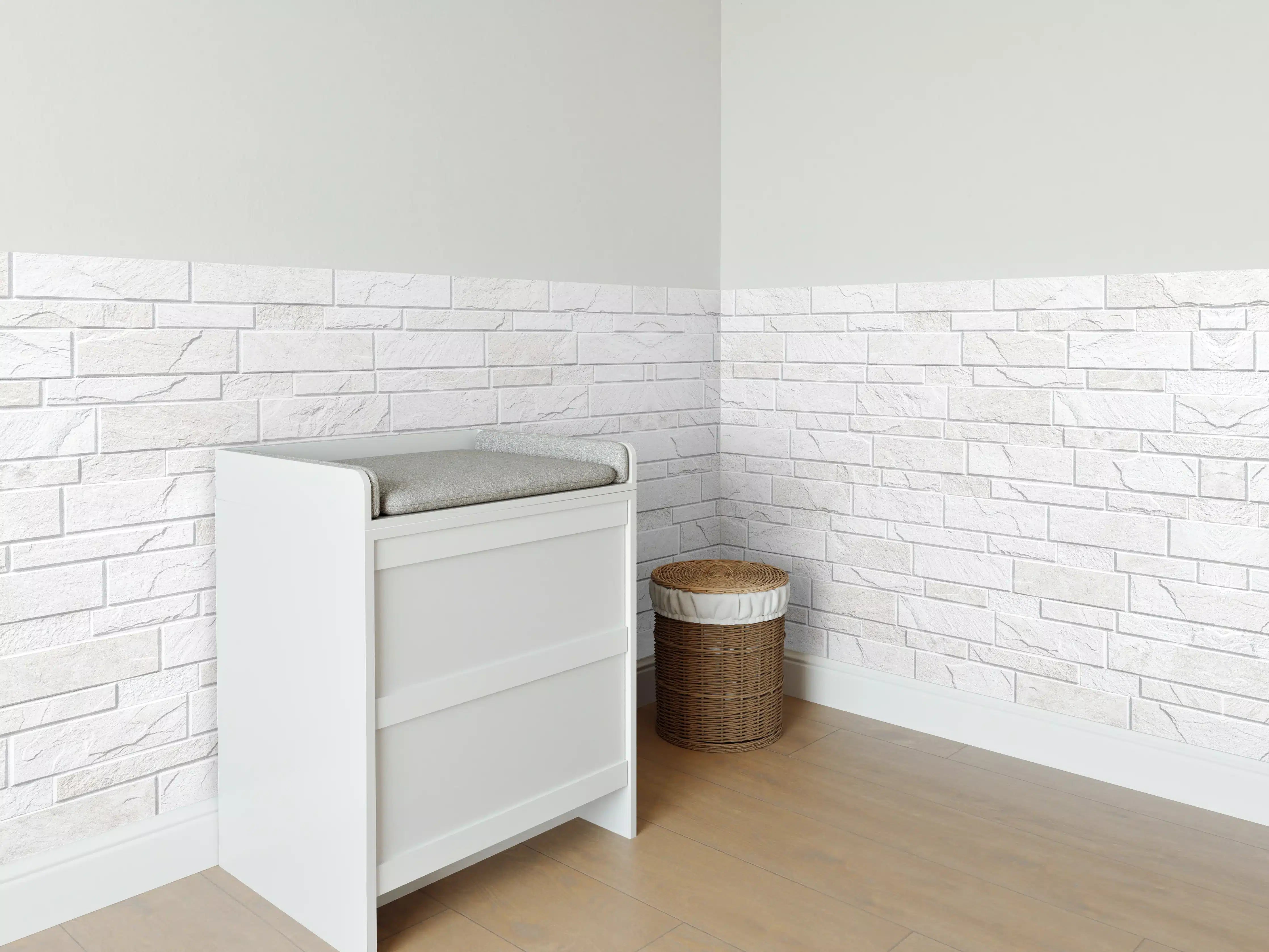 Babyzimmer Wandgestaltung - Weiße moderne Steinwand