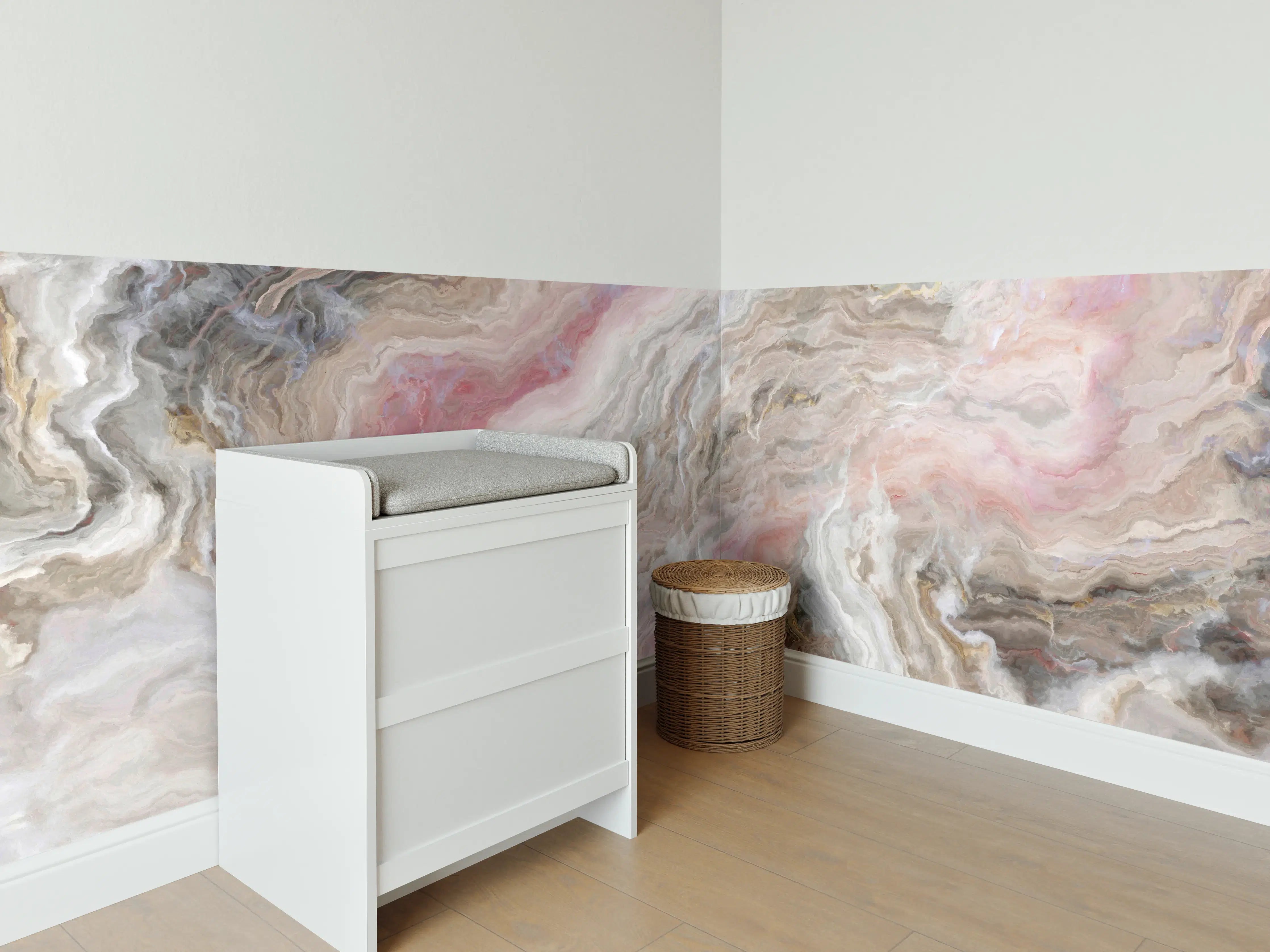 Babyzimmer Wandgestaltung - Weiße und Pastellfarbene Marmorstruktur
