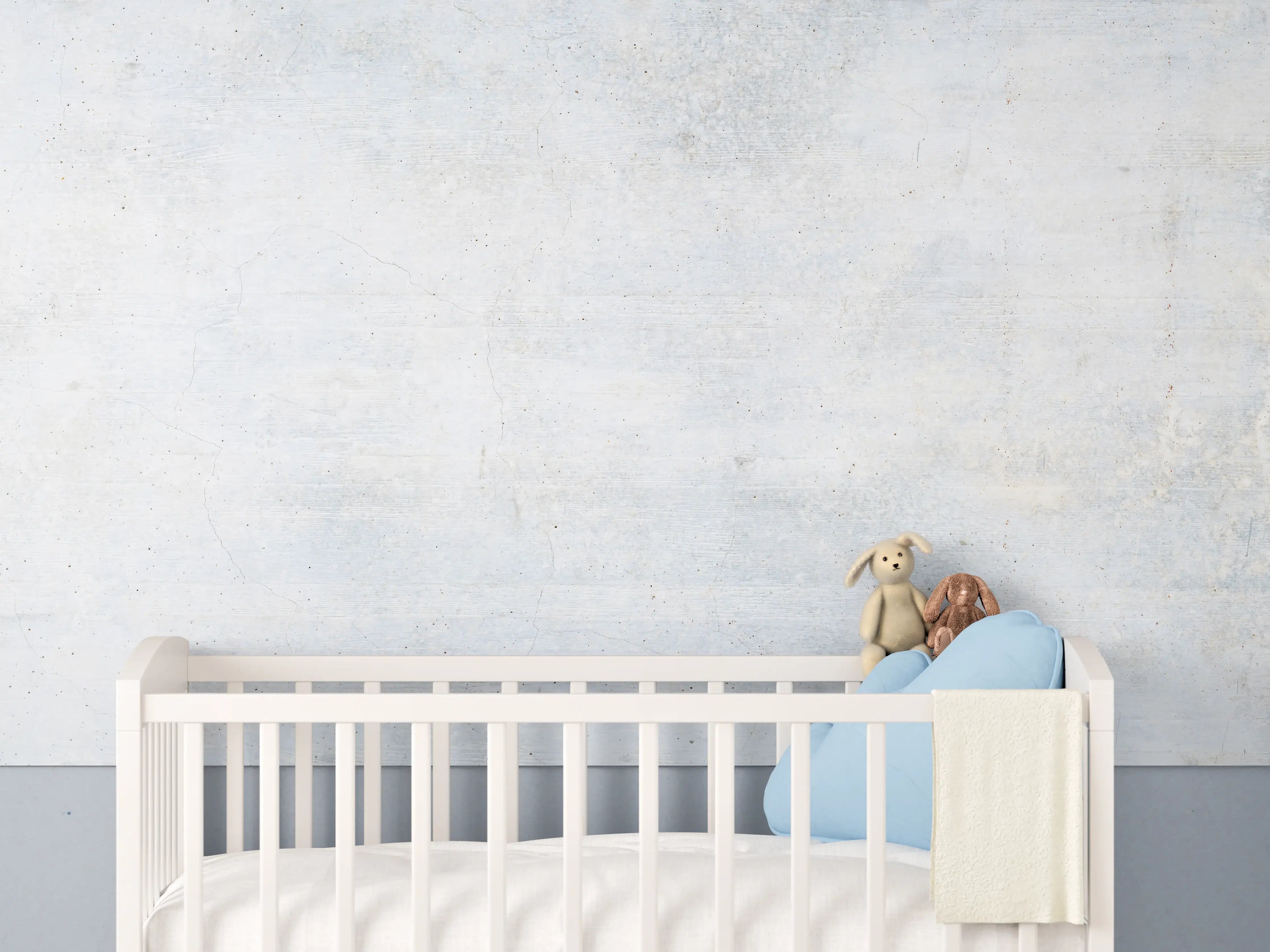 Babyzimmer Wandgestaltung - Weiße verwitterte Betonwand