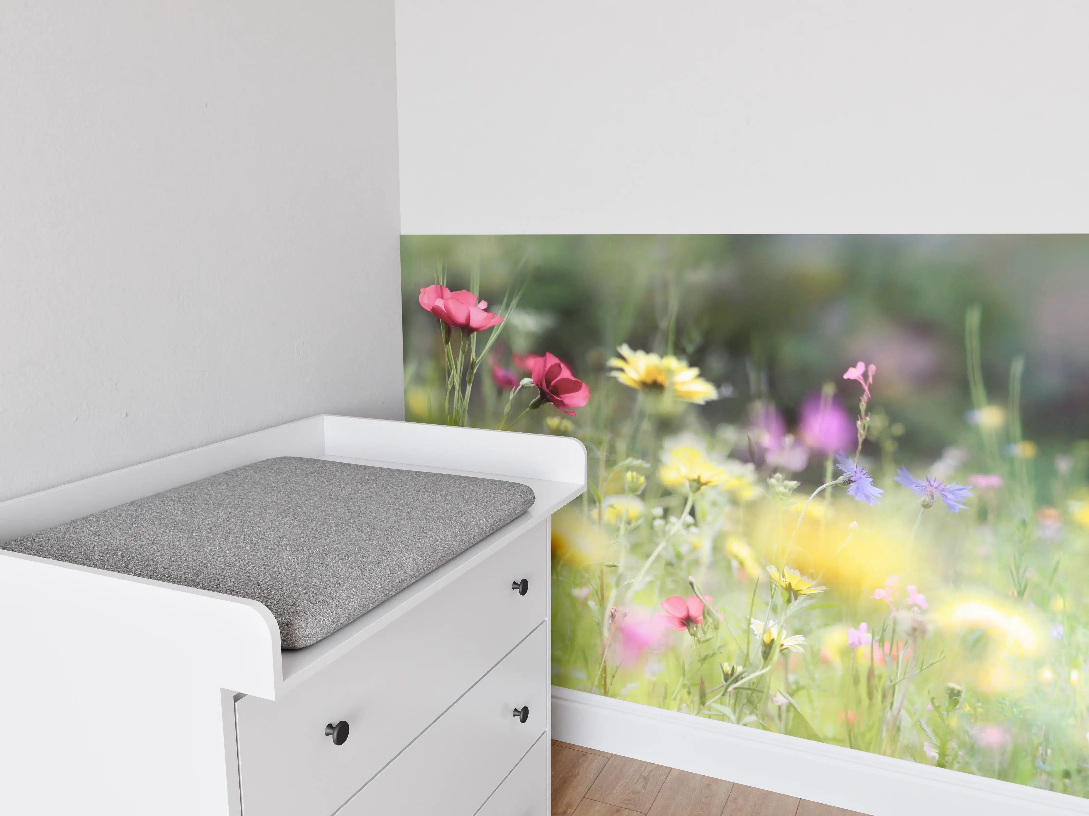 Babyzimmer Wandgestaltung - Weißer Frühlingshauch