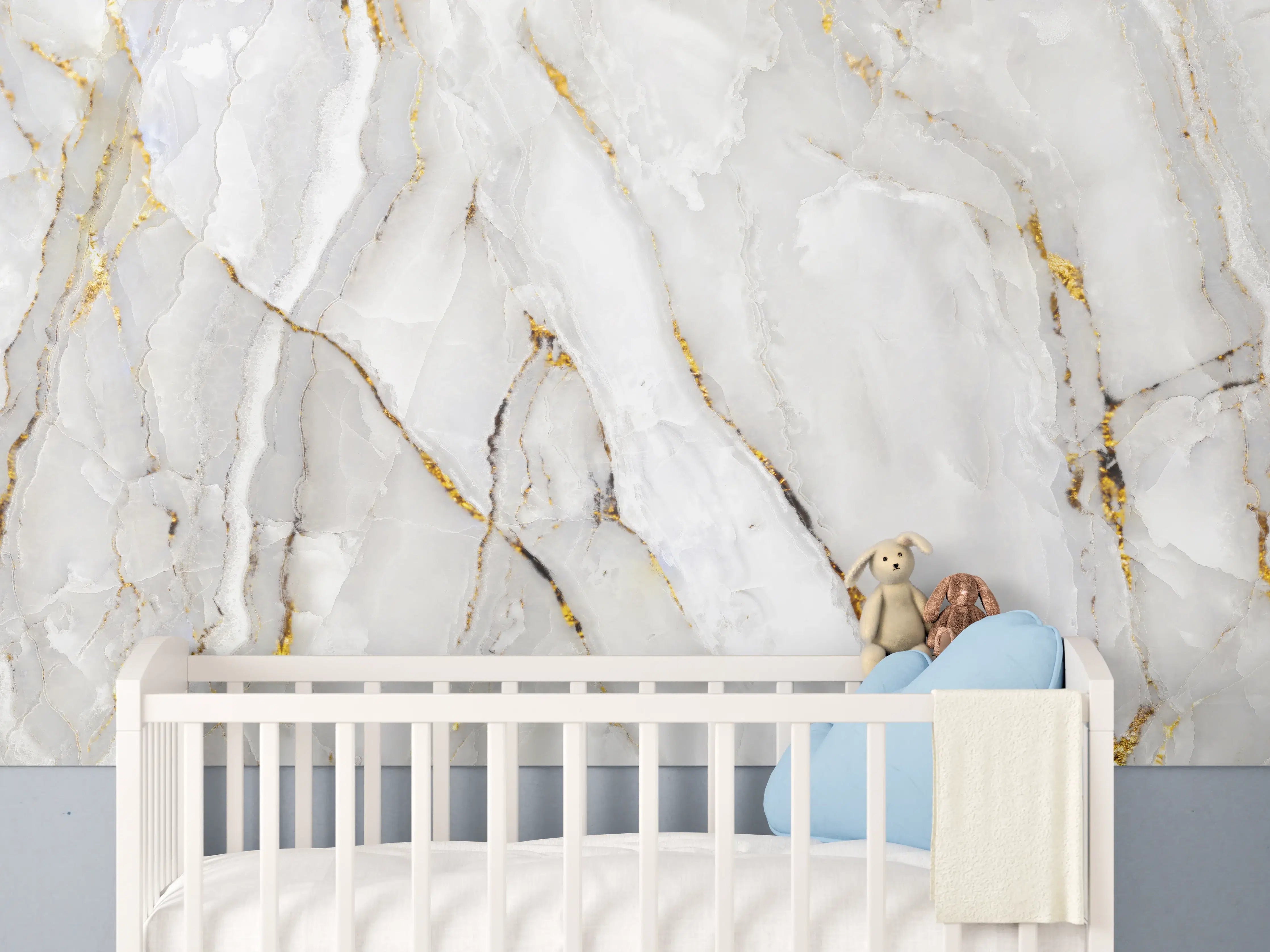 Babyzimmer Wandgestaltung - Weißer Statuario-Marmor mit goldene Adern
