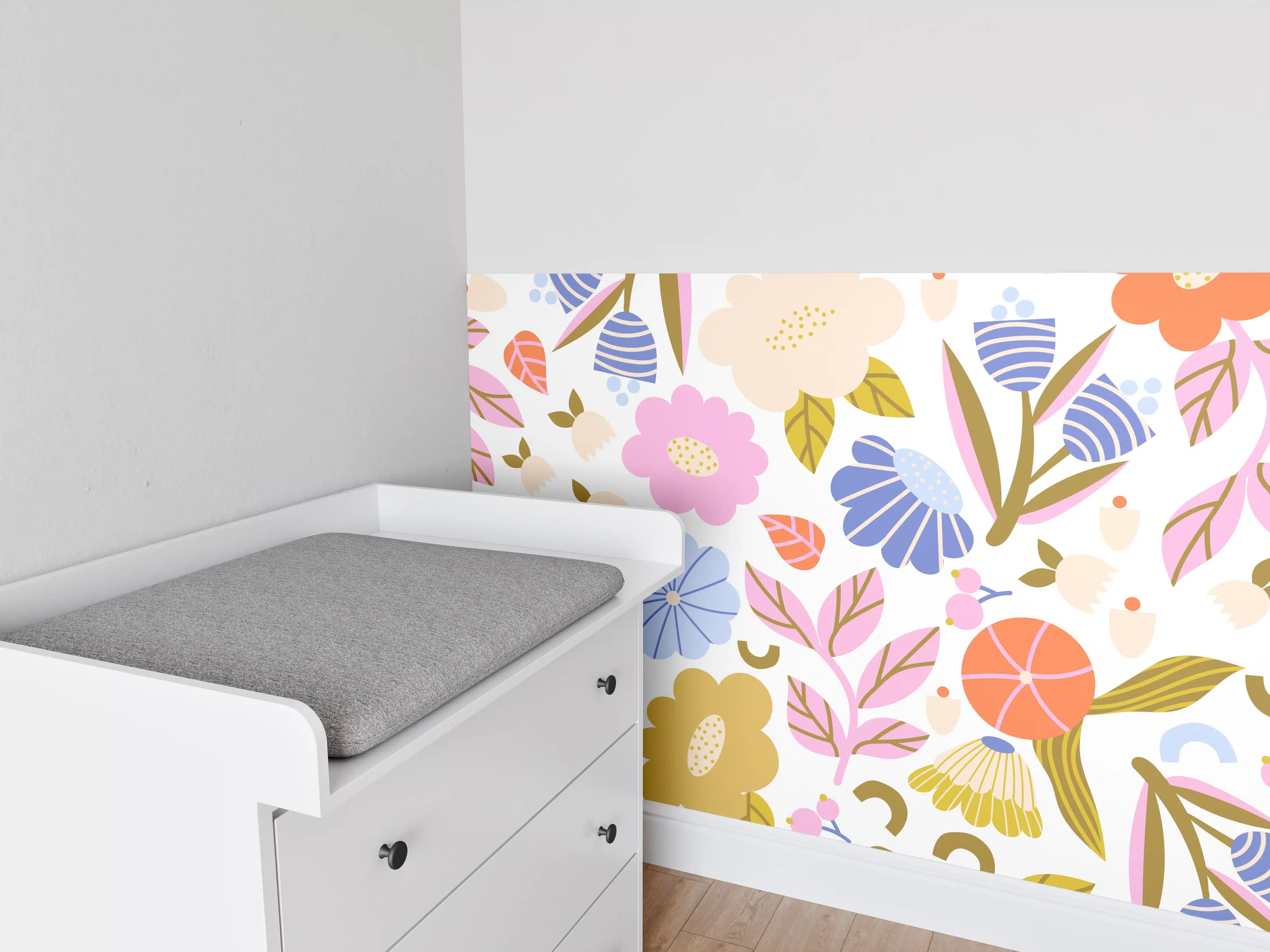 Babyzimmer Wandgestaltung - Weißes Blumenmuster in Pastelltönen