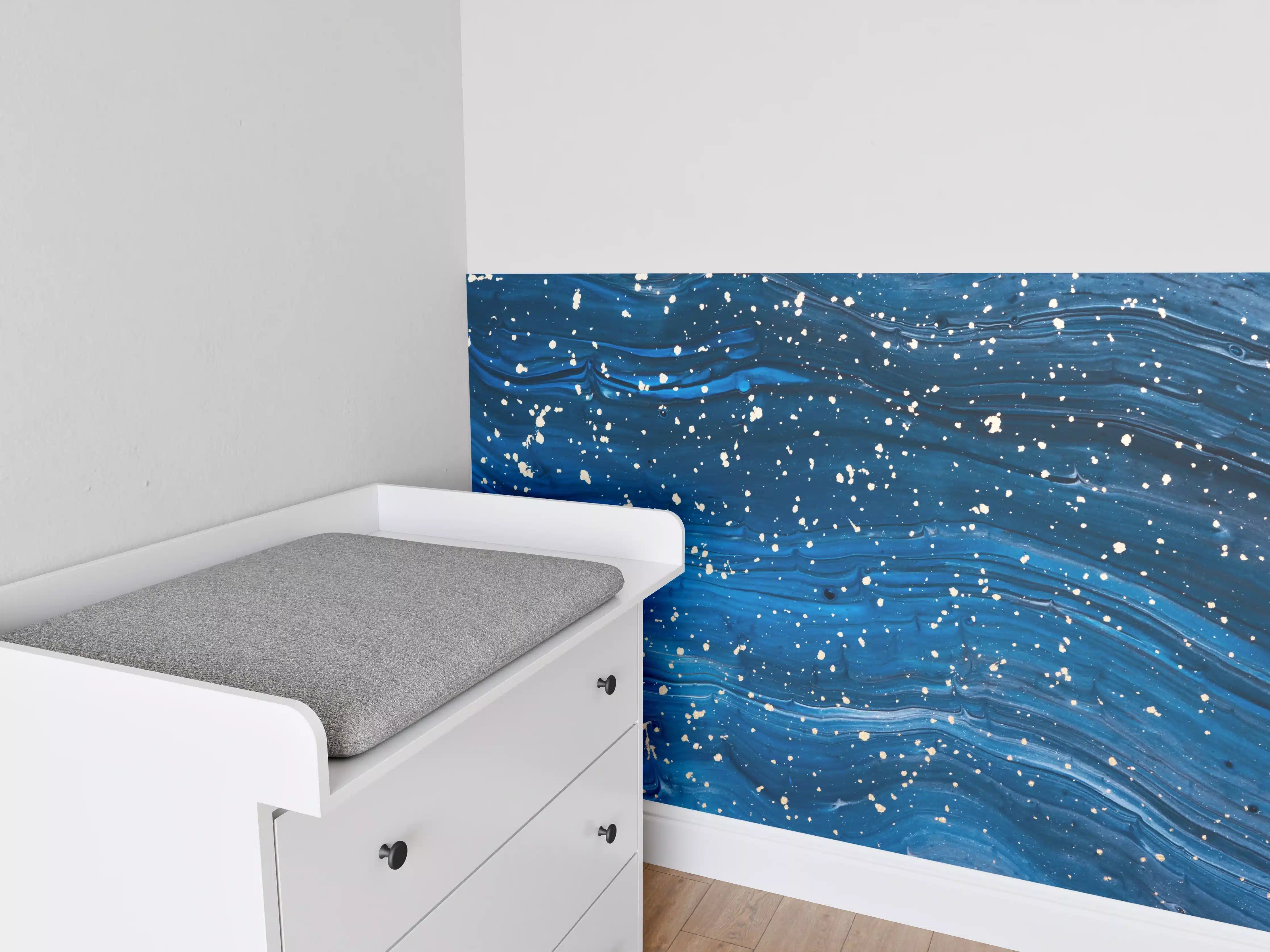 Babyzimmer Wandgestaltung - Wellen im nächtlichen Meer mit Funken