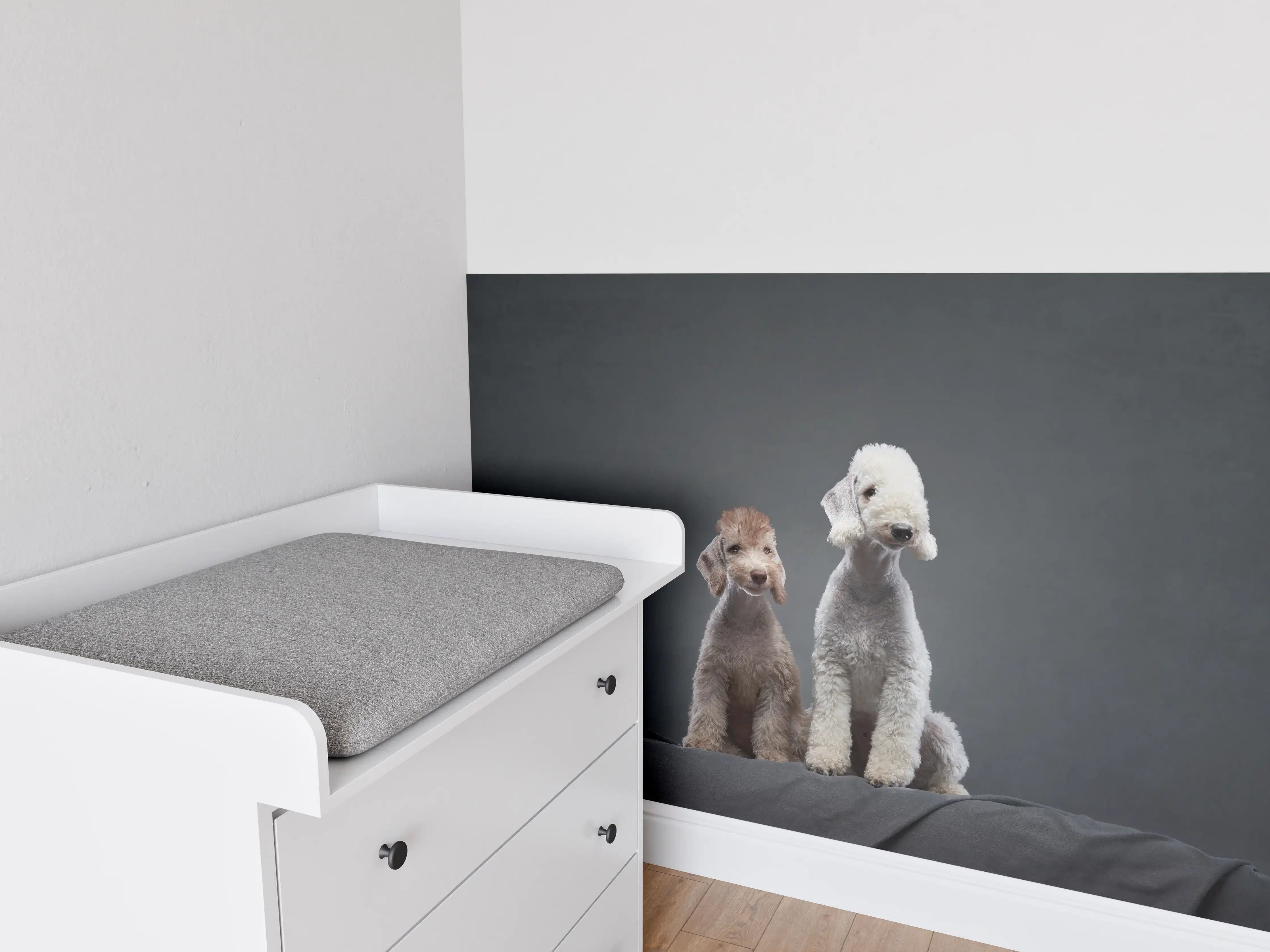 Babyzimmer Wandgestaltung - Welpe und erwachsener Bedlington Terrier