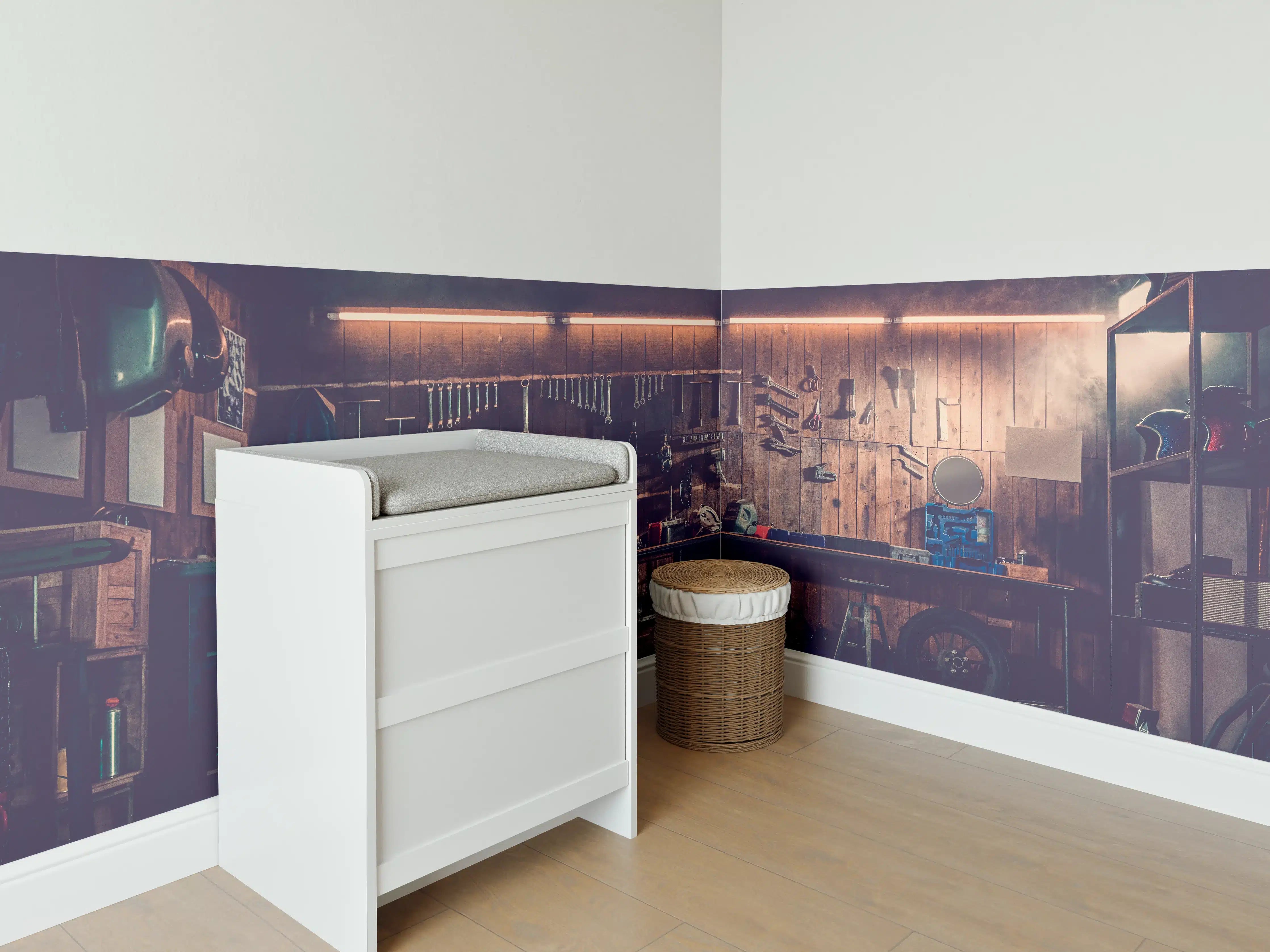 Babyzimmer Wandgestaltung - Werkstatt-Szene