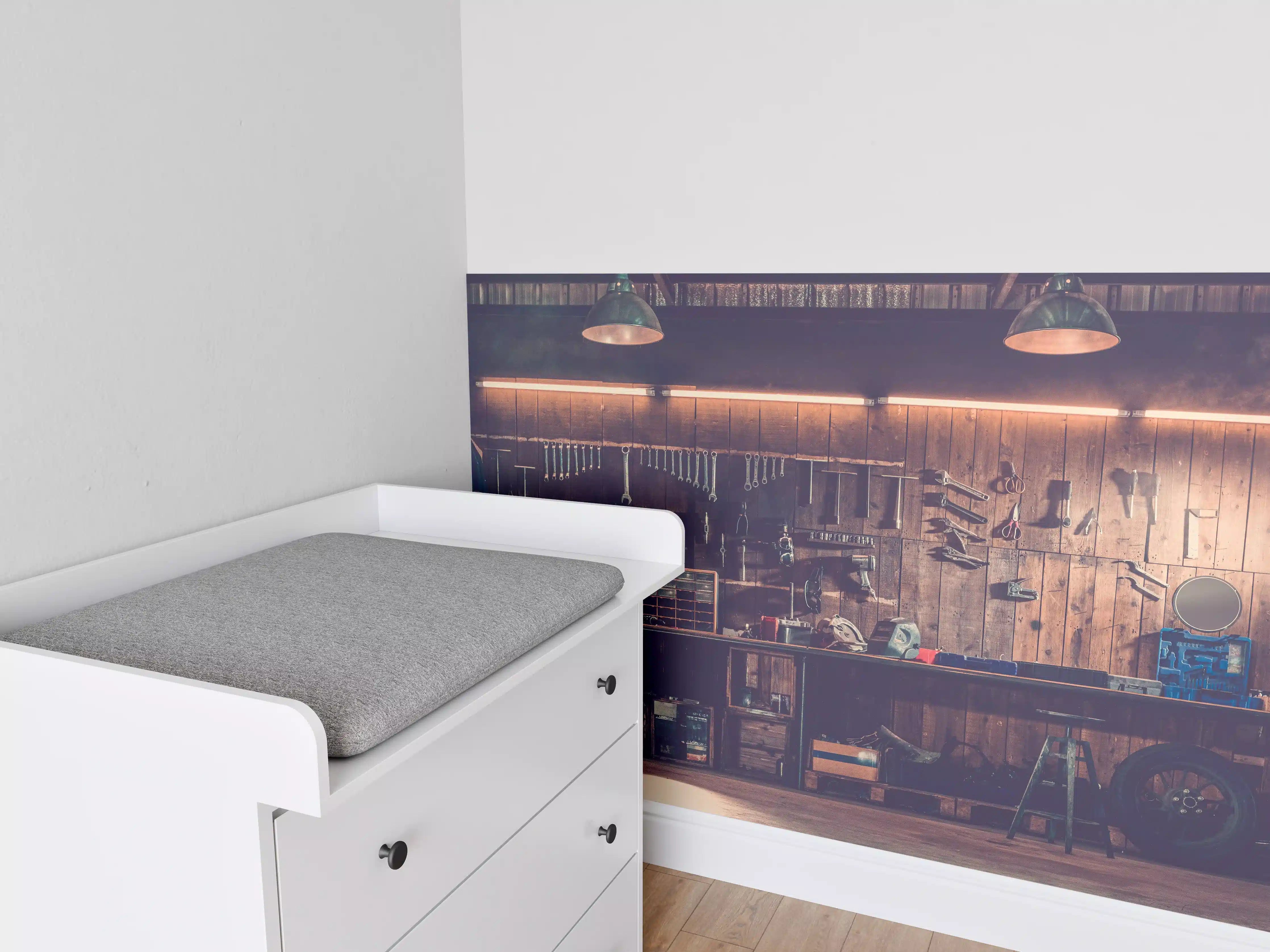 Babyzimmer Wandgestaltung - Werkstatt-Szene