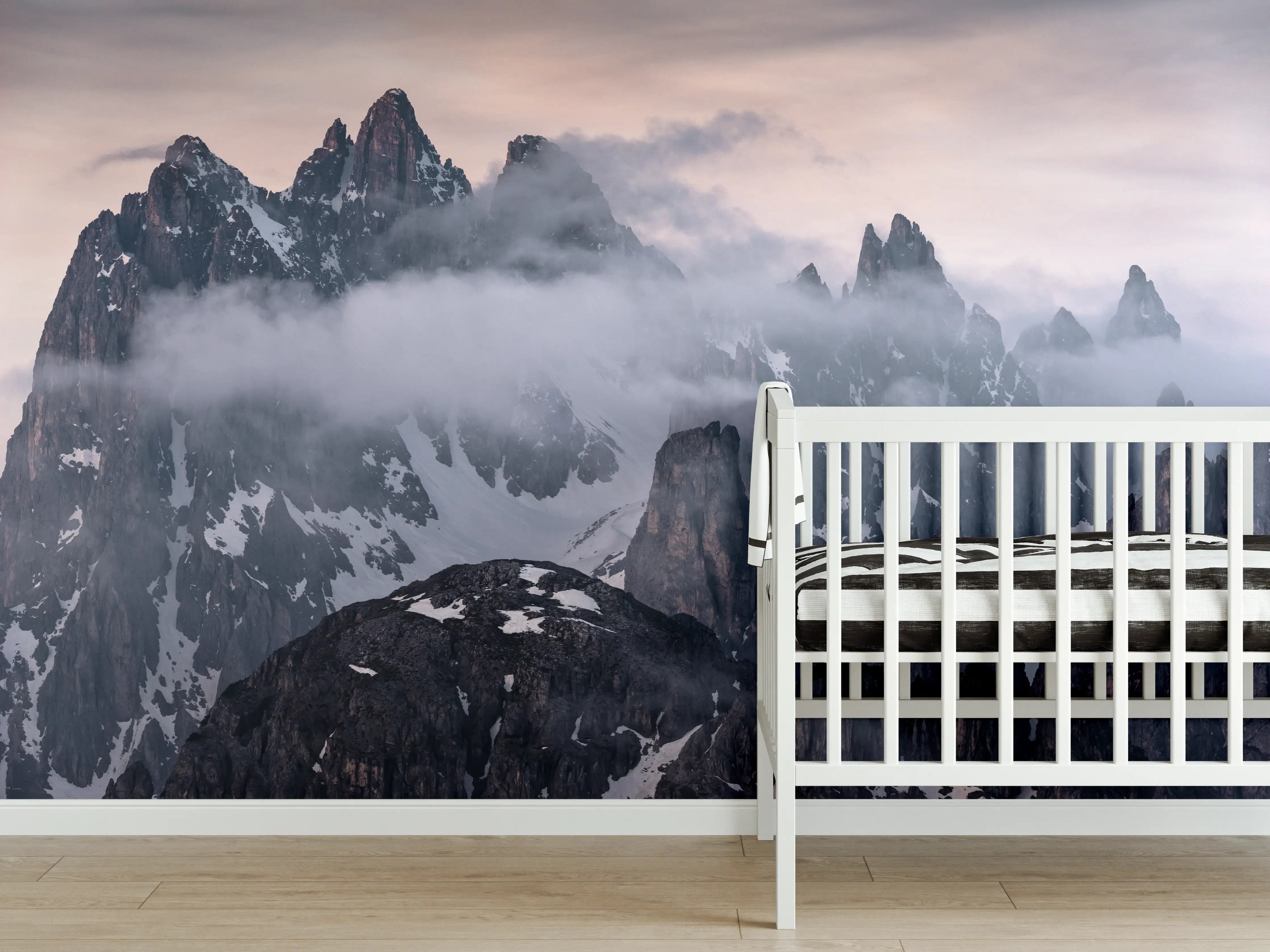 Babyzimmer Wandgestaltung - Winterliche Berge in Dämmerung