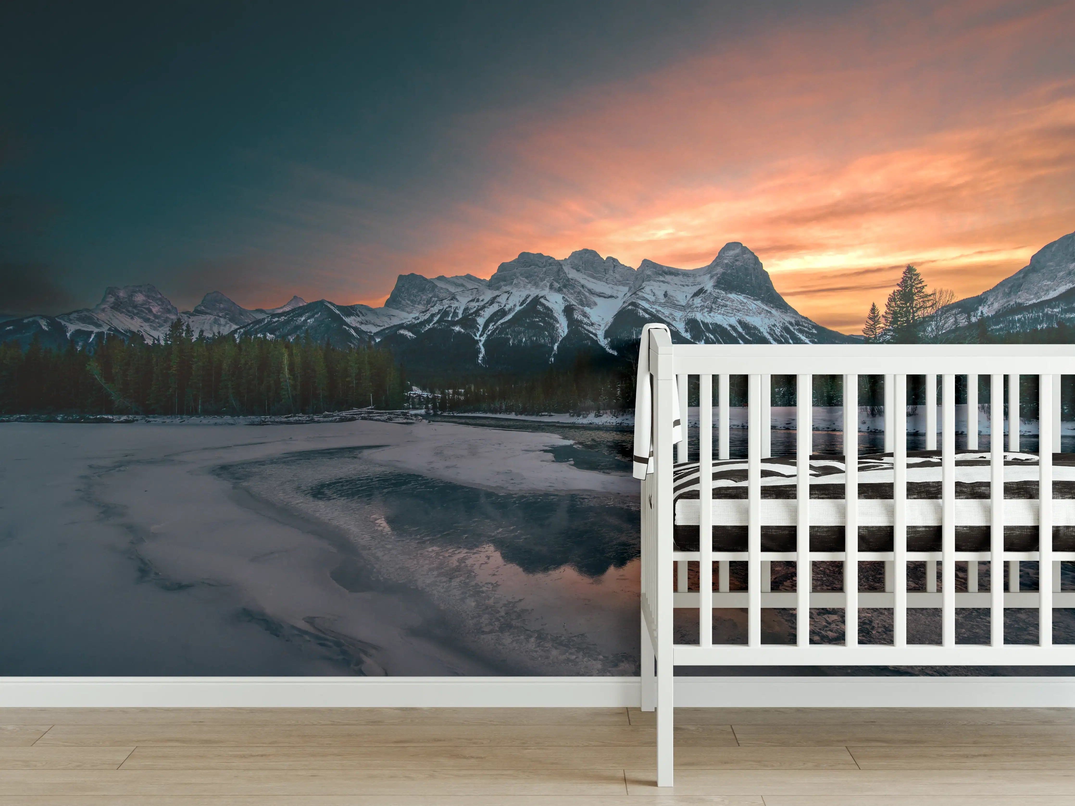 Babyzimmer Wandgestaltung - Winterlicher Sonnenuntergang Berge
