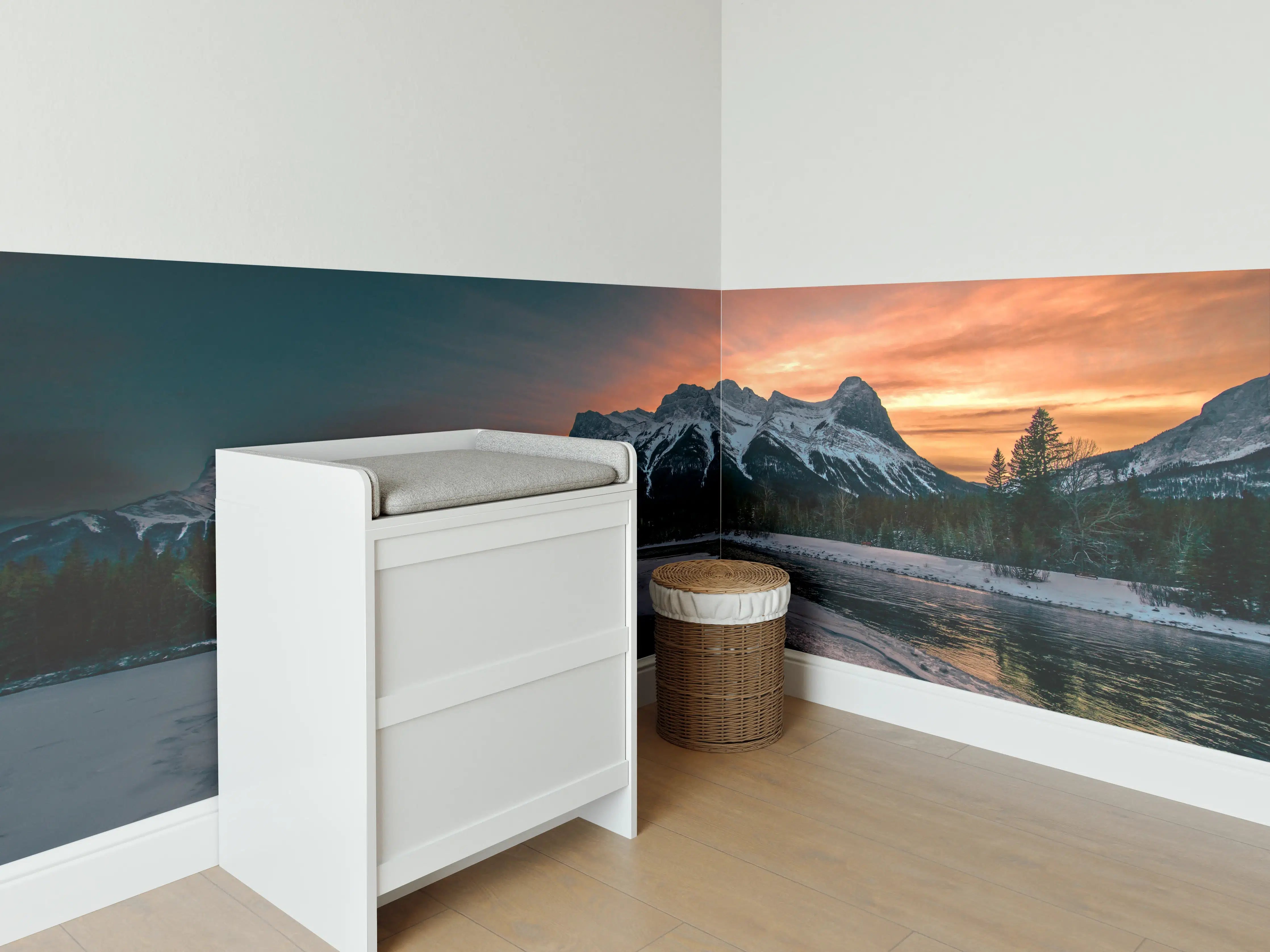 Babyzimmer Wandgestaltung - Winterlicher Sonnenuntergang Berge