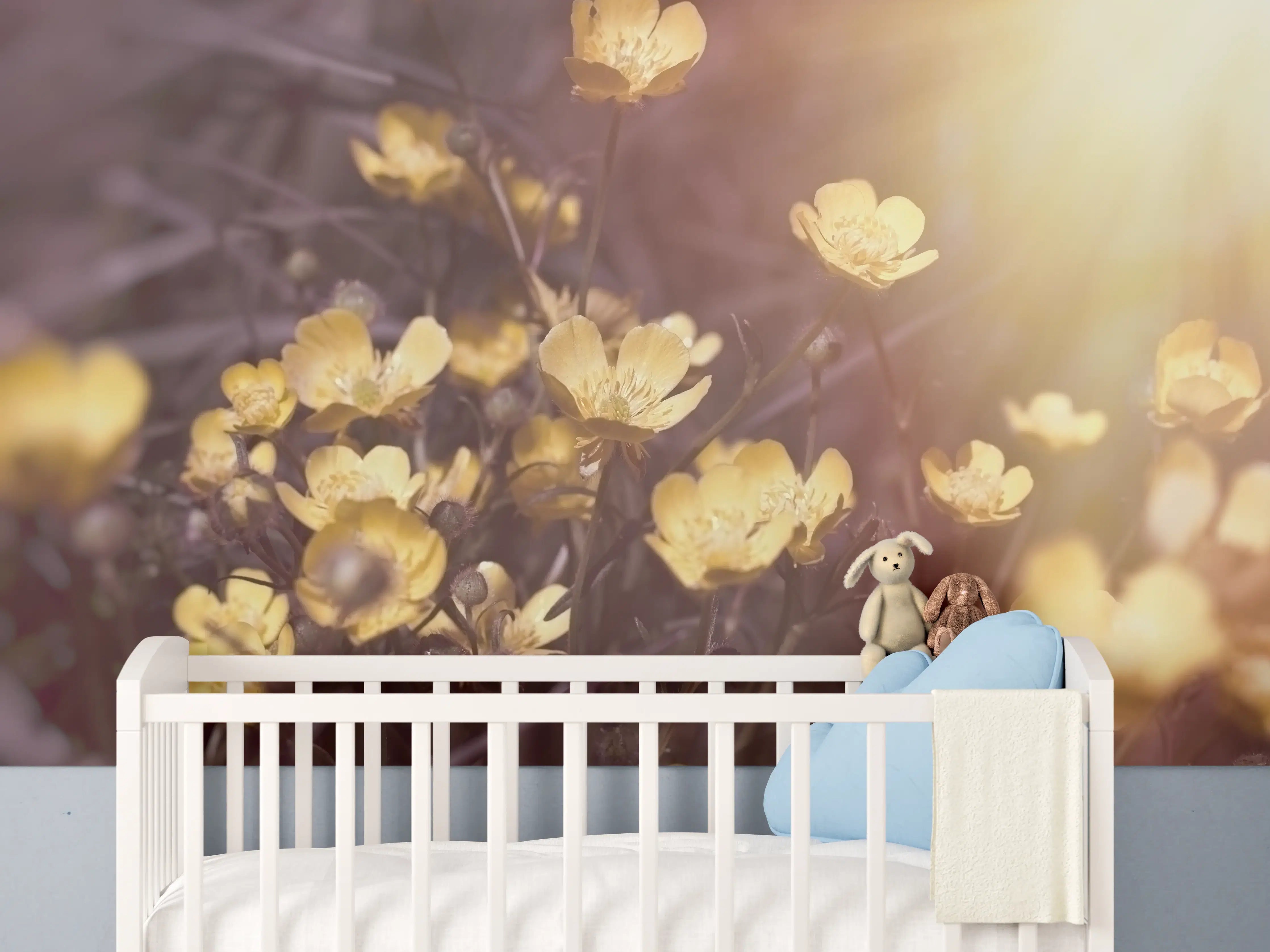 Babyzimmer Wandgestaltung - Winterlinge auf einer Wiese bei Sonne
