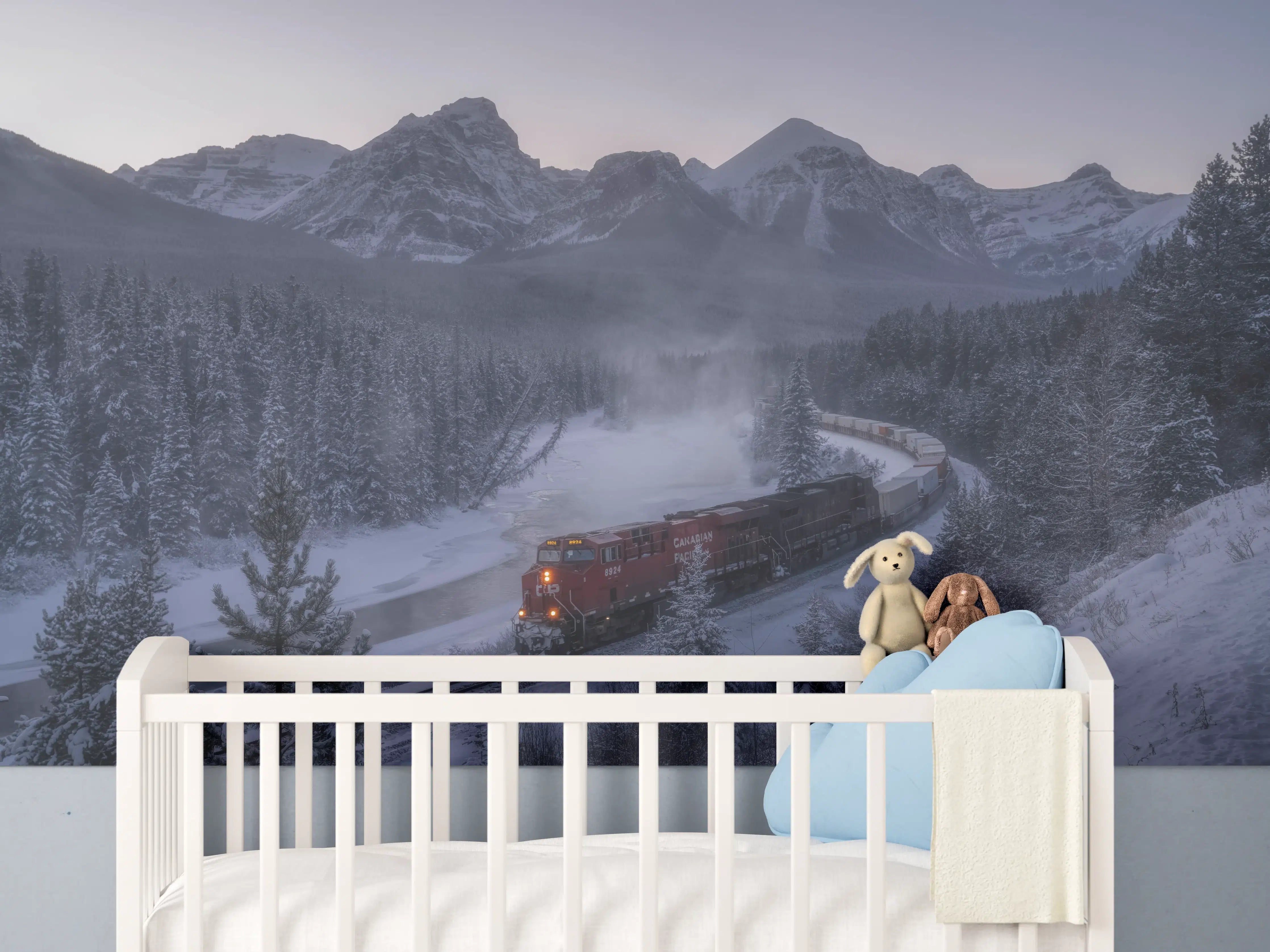 Babyzimmer Wandgestaltung - Winterzug in Bergkulisse
