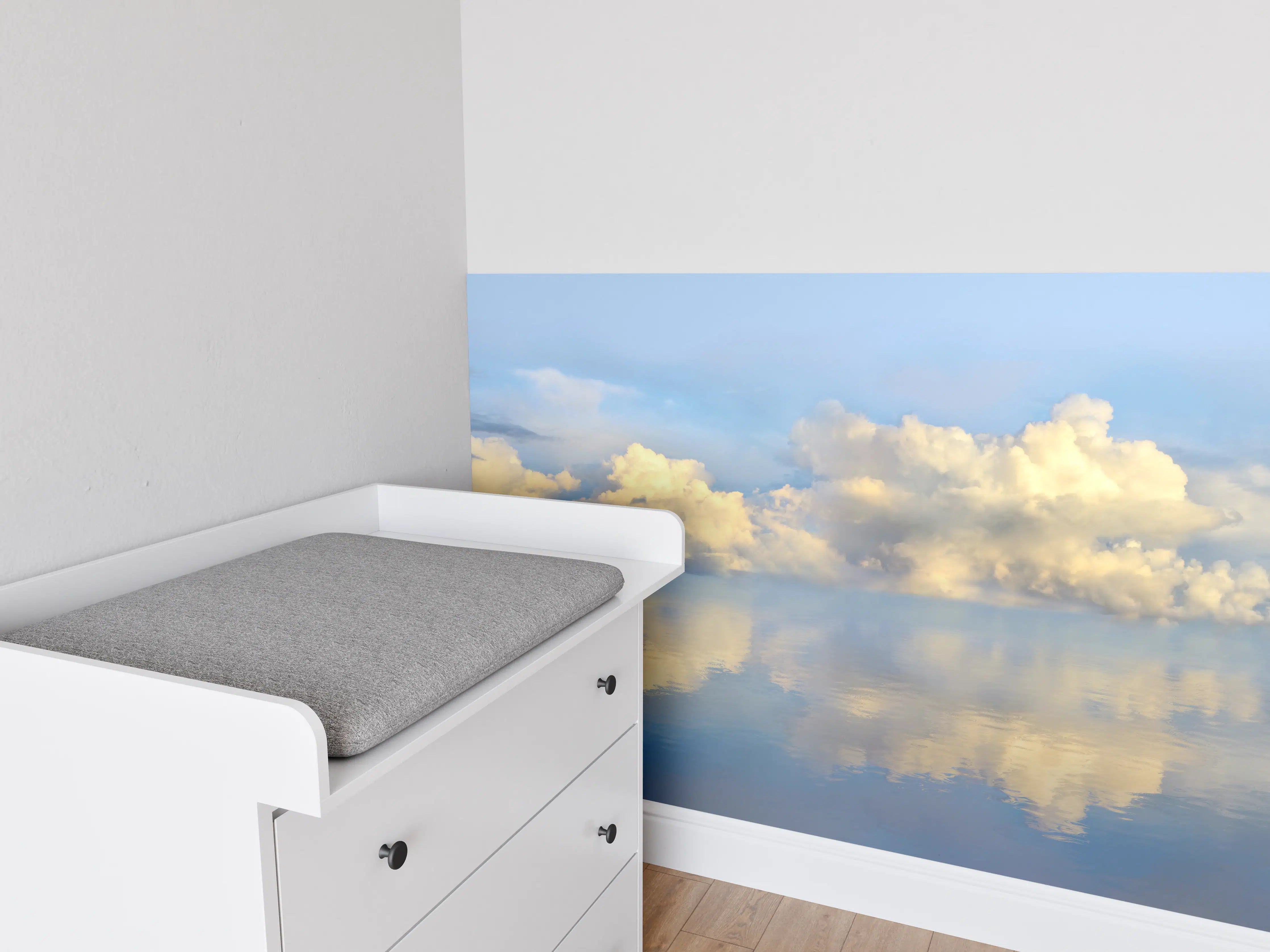 Babyzimmer Wandgestaltung - Wolkenmeer mit spiegelnder Wasseroberfläche