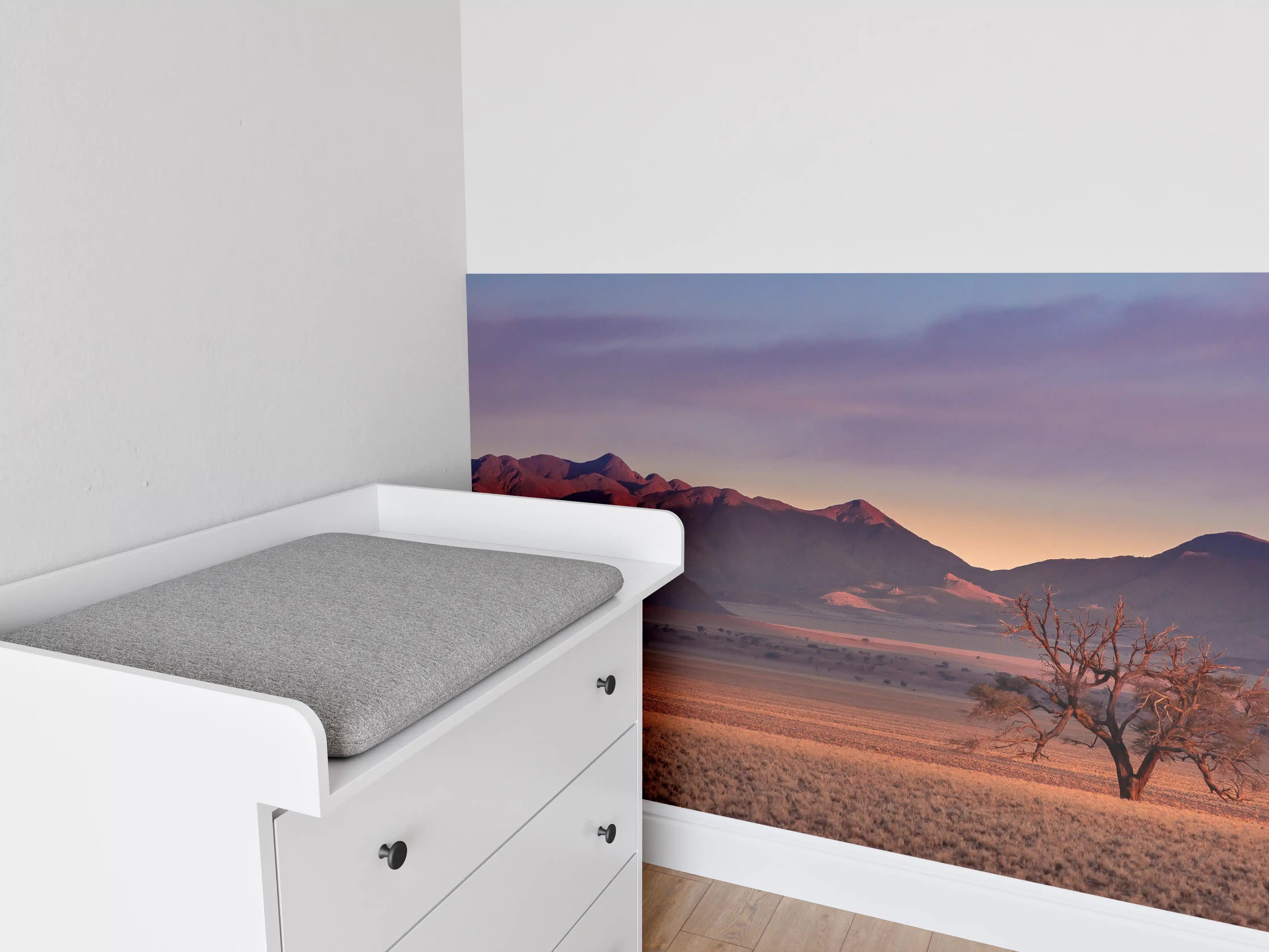 Babyzimmer Wandgestaltung - Wüstenlandschaft bei Sonnenuntergang mit einsamer Baum