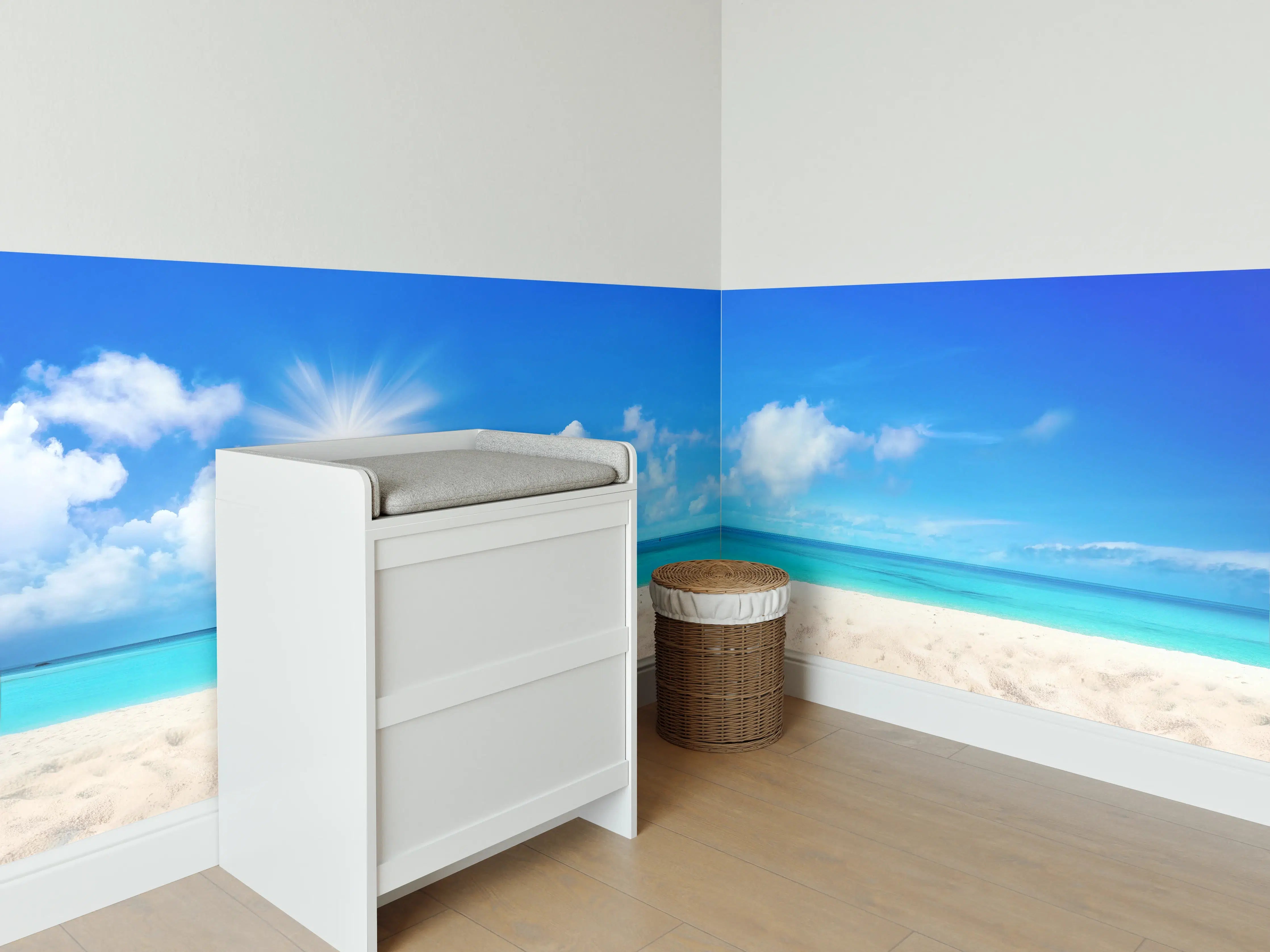 Babyzimmer Wandgestaltung - Wunderschöner Strand mit hellem Sand