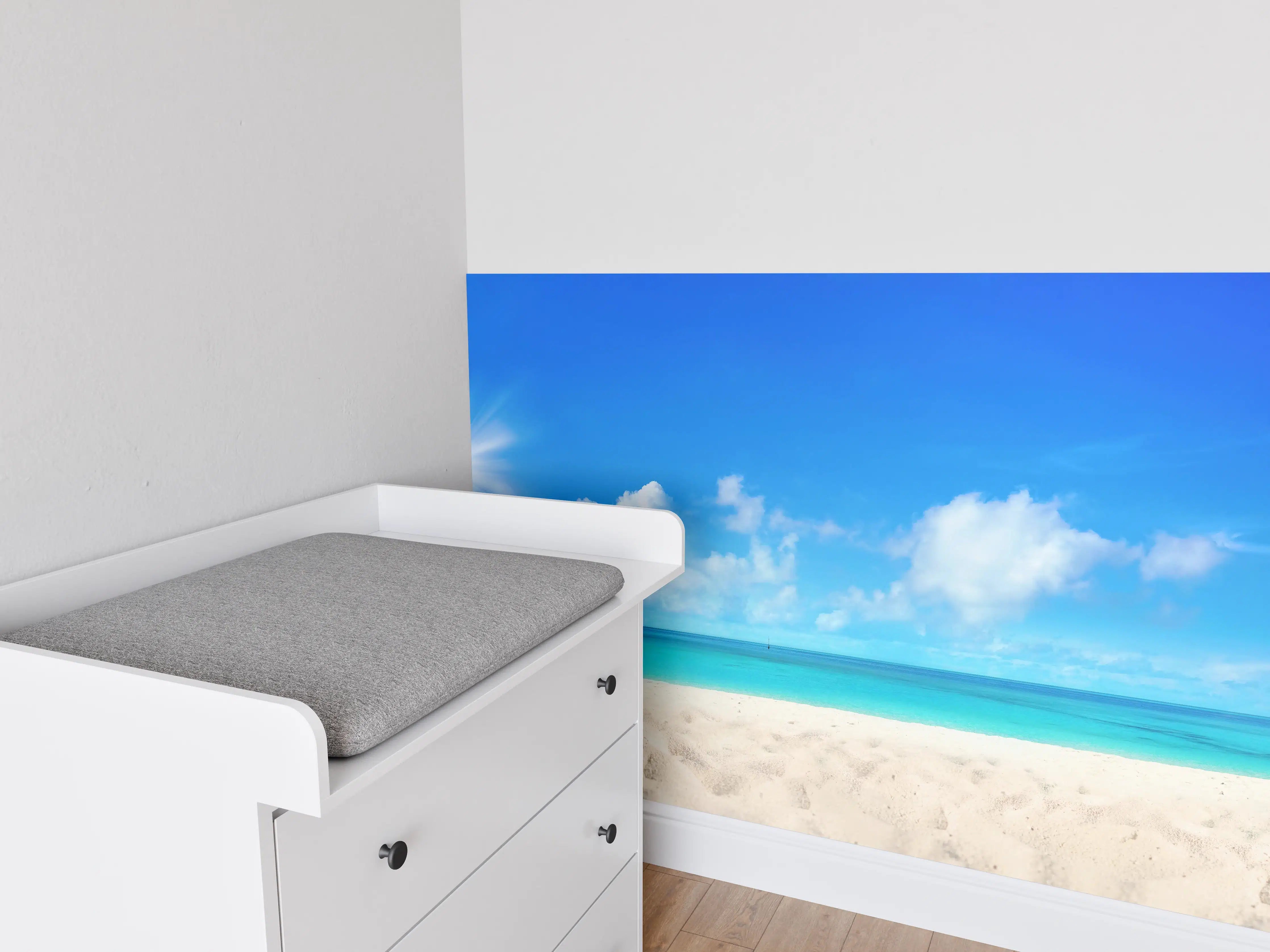 Babyzimmer Wandgestaltung - Wunderschöner Strand mit hellem Sand