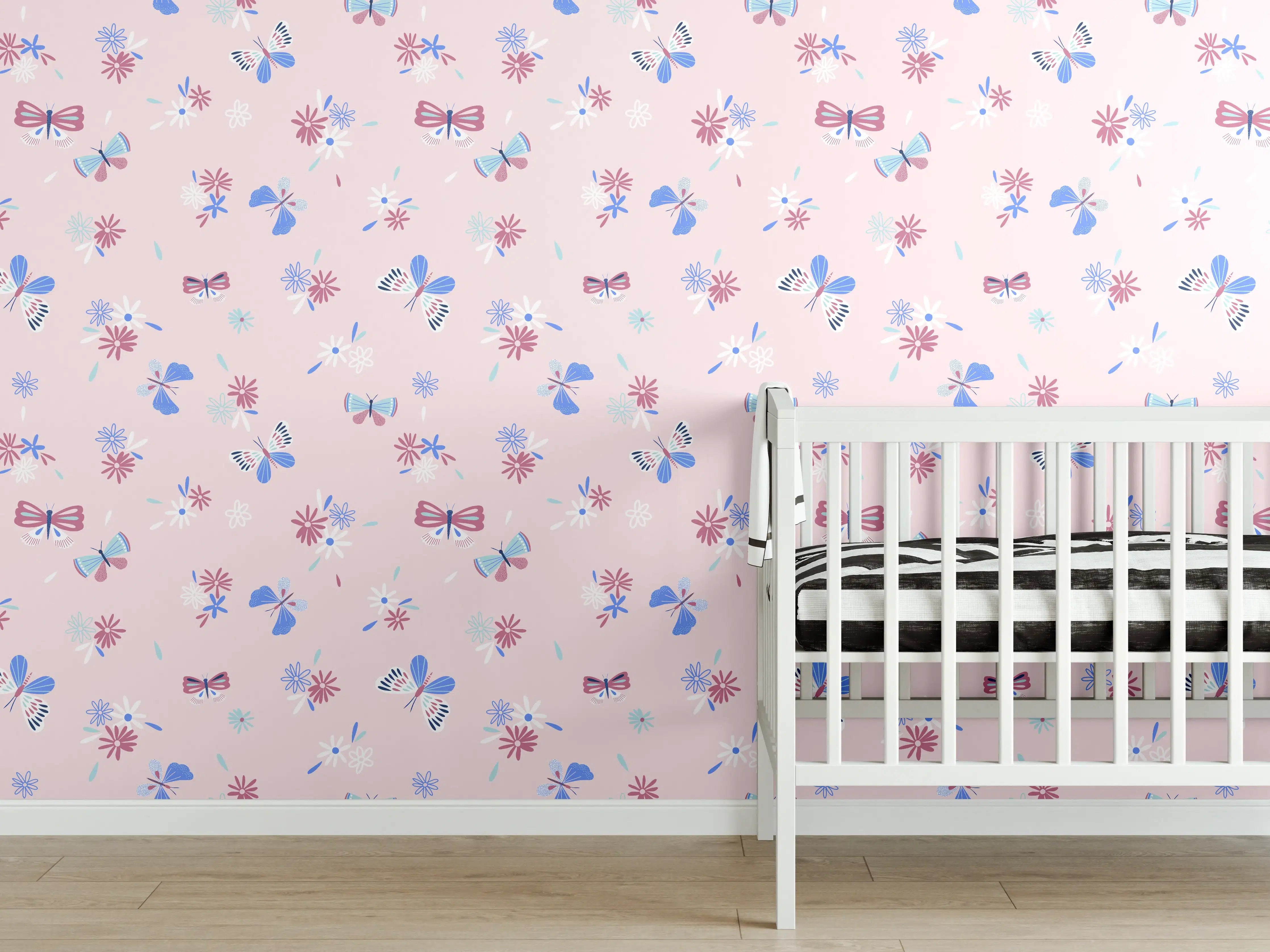 Babyzimmer Wandgestaltung - Zarte Blumen und Schmetterlinge in Pastellfarben