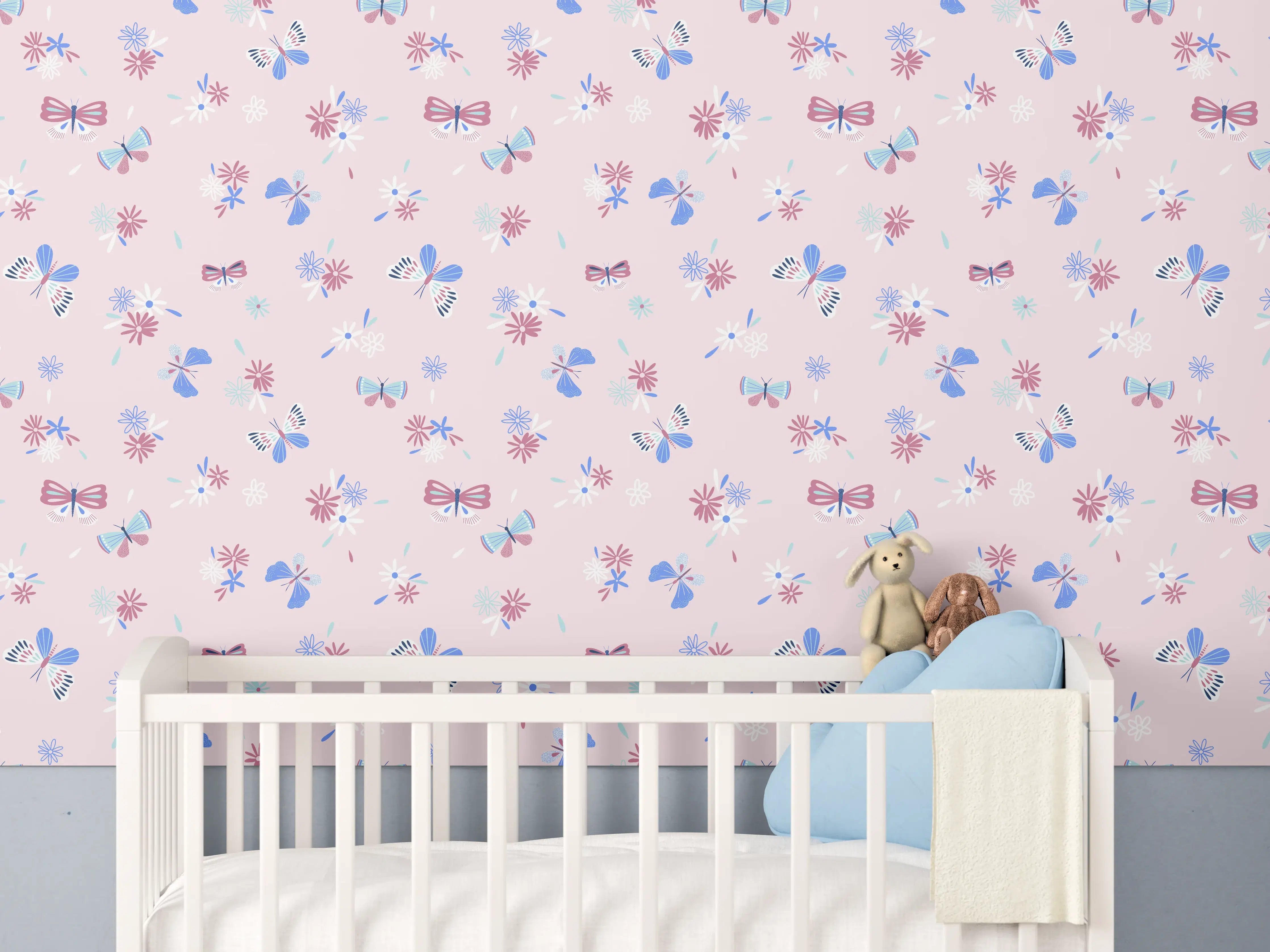Babyzimmer Wandgestaltung - Zarte Blumen und Schmetterlinge in Pastellfarben