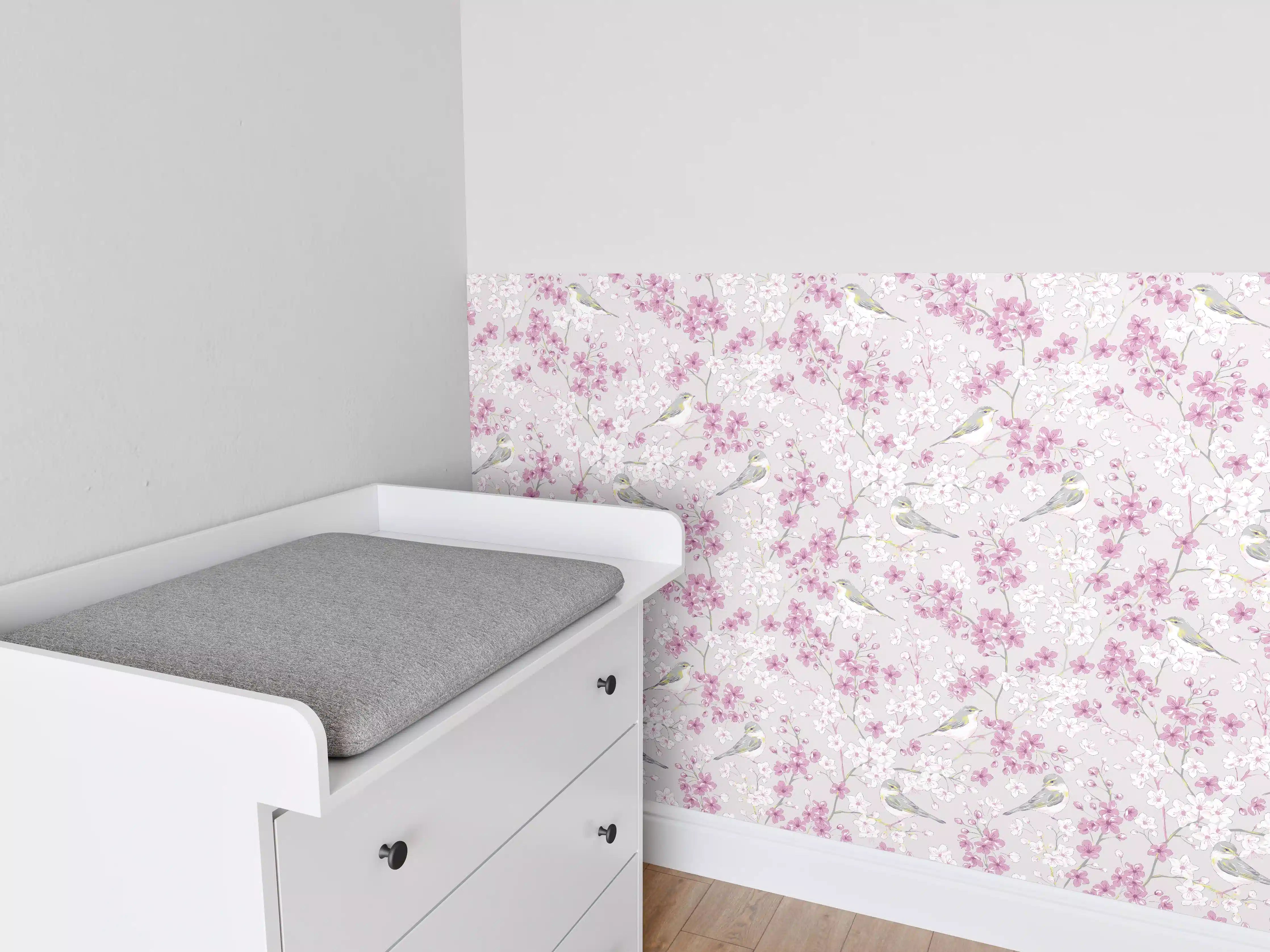 Babyzimmer Wandgestaltung - Zarte Kirschblüten mit Krähen