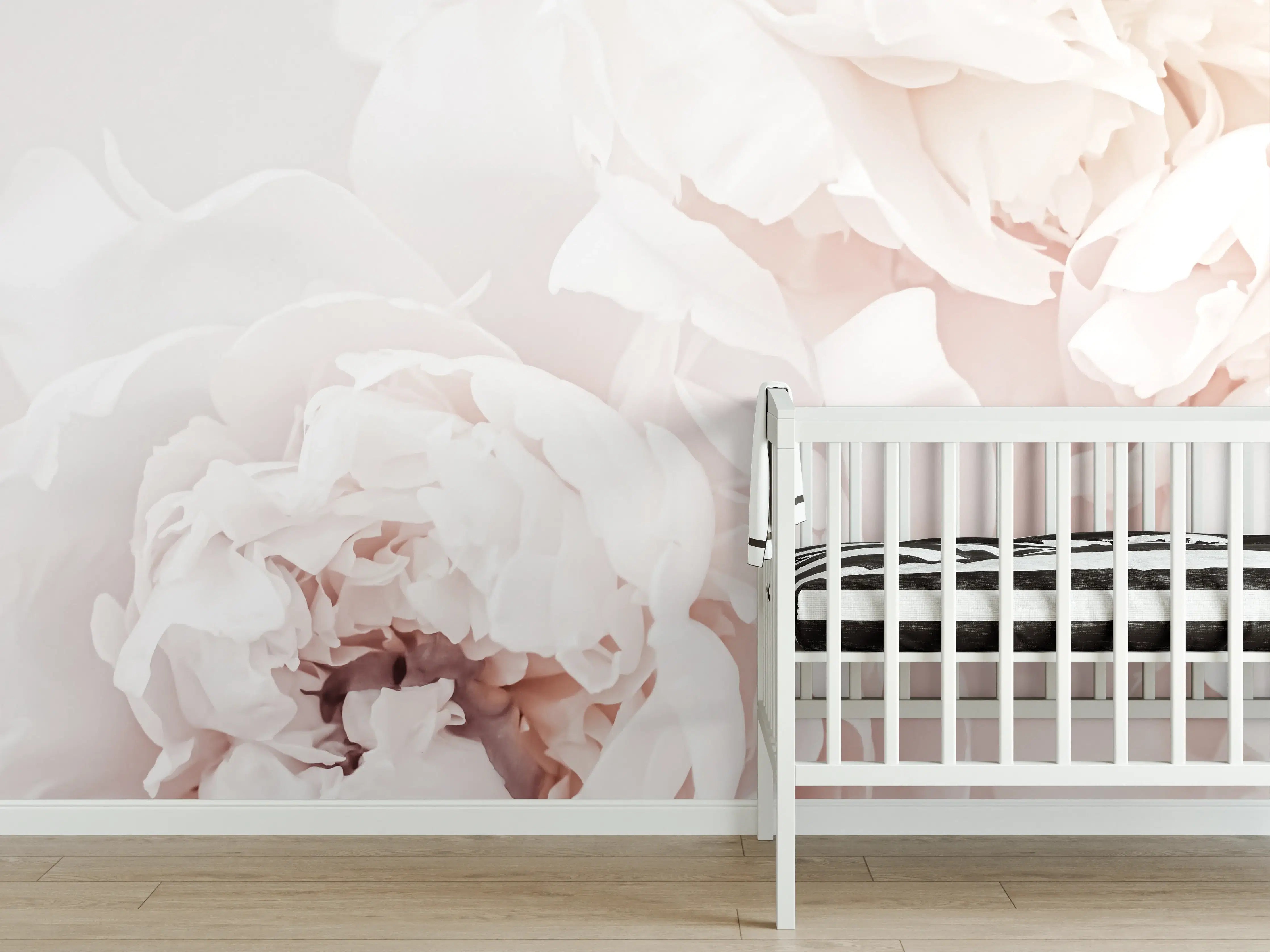 Babyzimmer Wandgestaltung - Zarte Pfingstrosen in Grau- und Pastelltönen