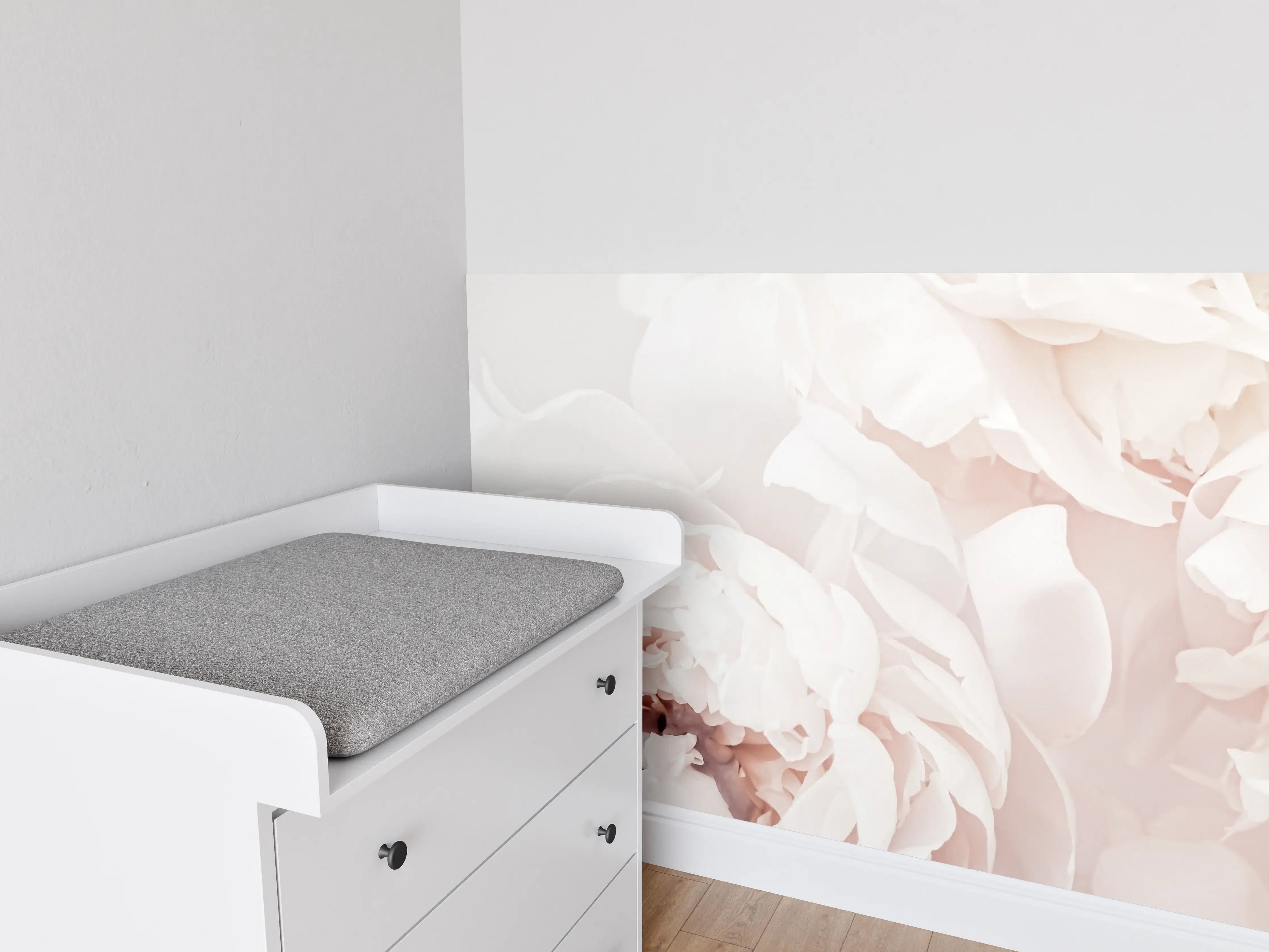 Babyzimmer Wandgestaltung - Zarte Pfingstrosen in Grau- und Pastelltönen