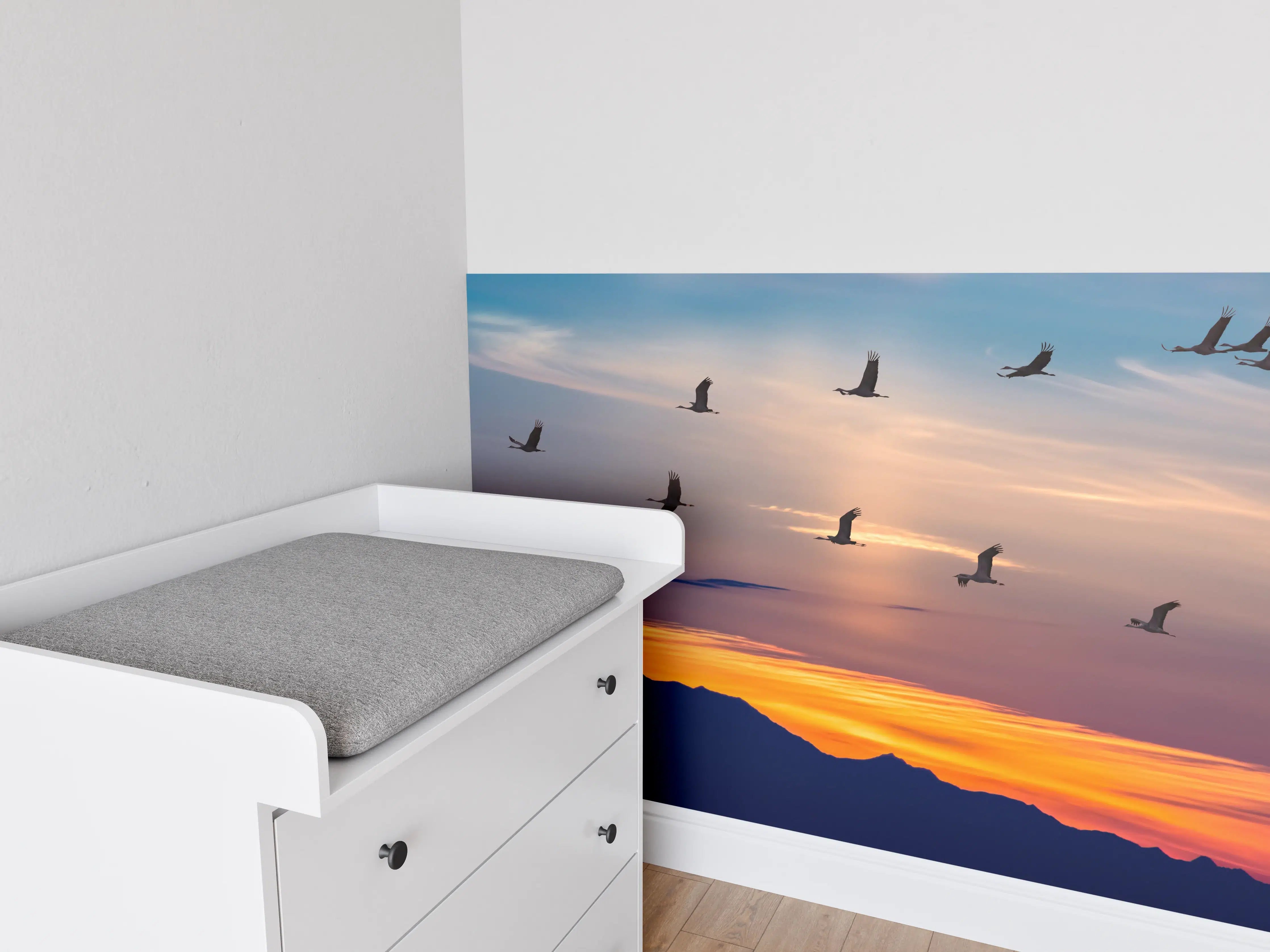 Babyzimmer Wandgestaltung - Zugvögel fliegen bei Sonnenuntergang