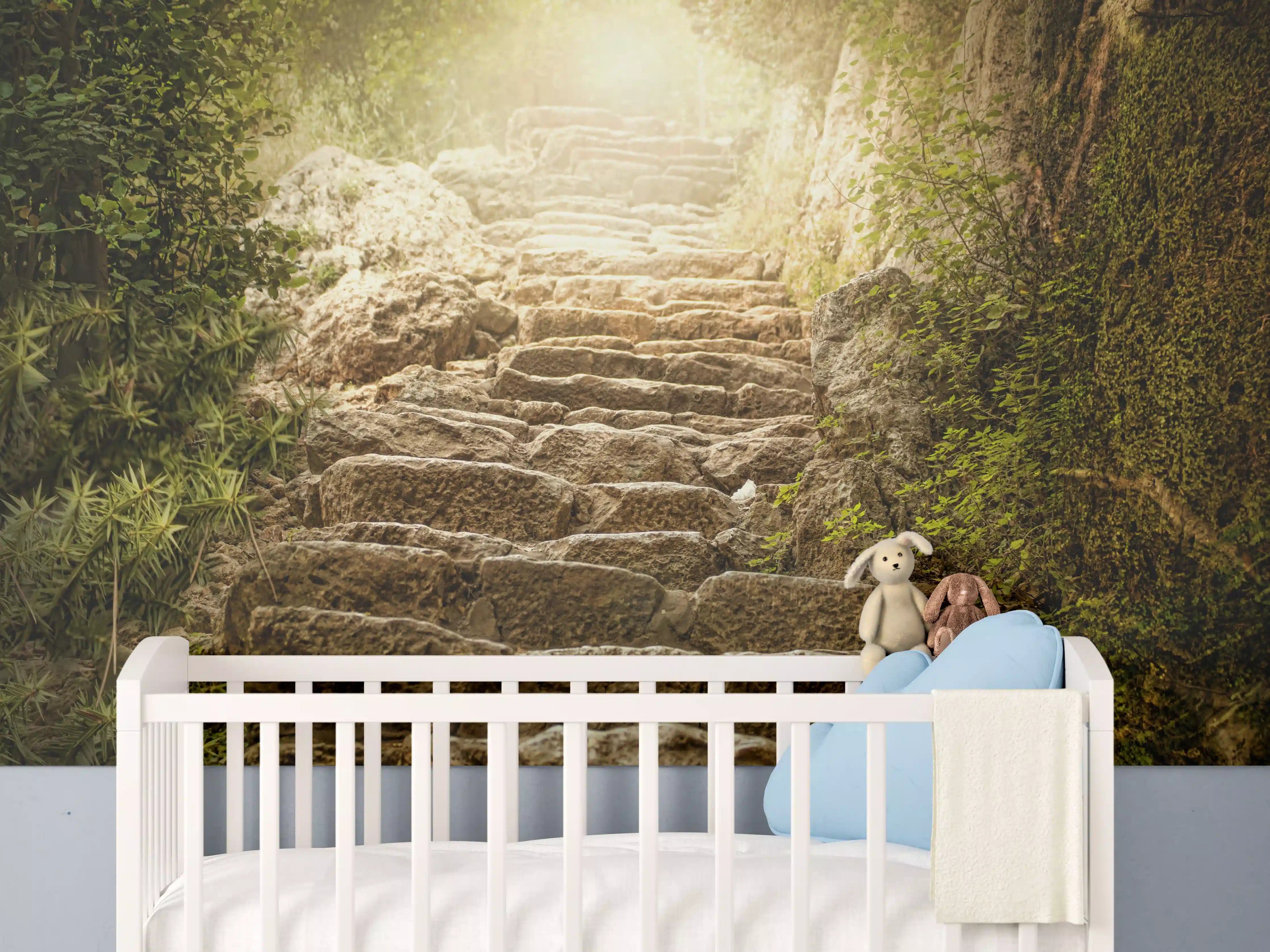 Babyzimmer Wandgestaltung - bewachsene Steintreppen in der Natur 