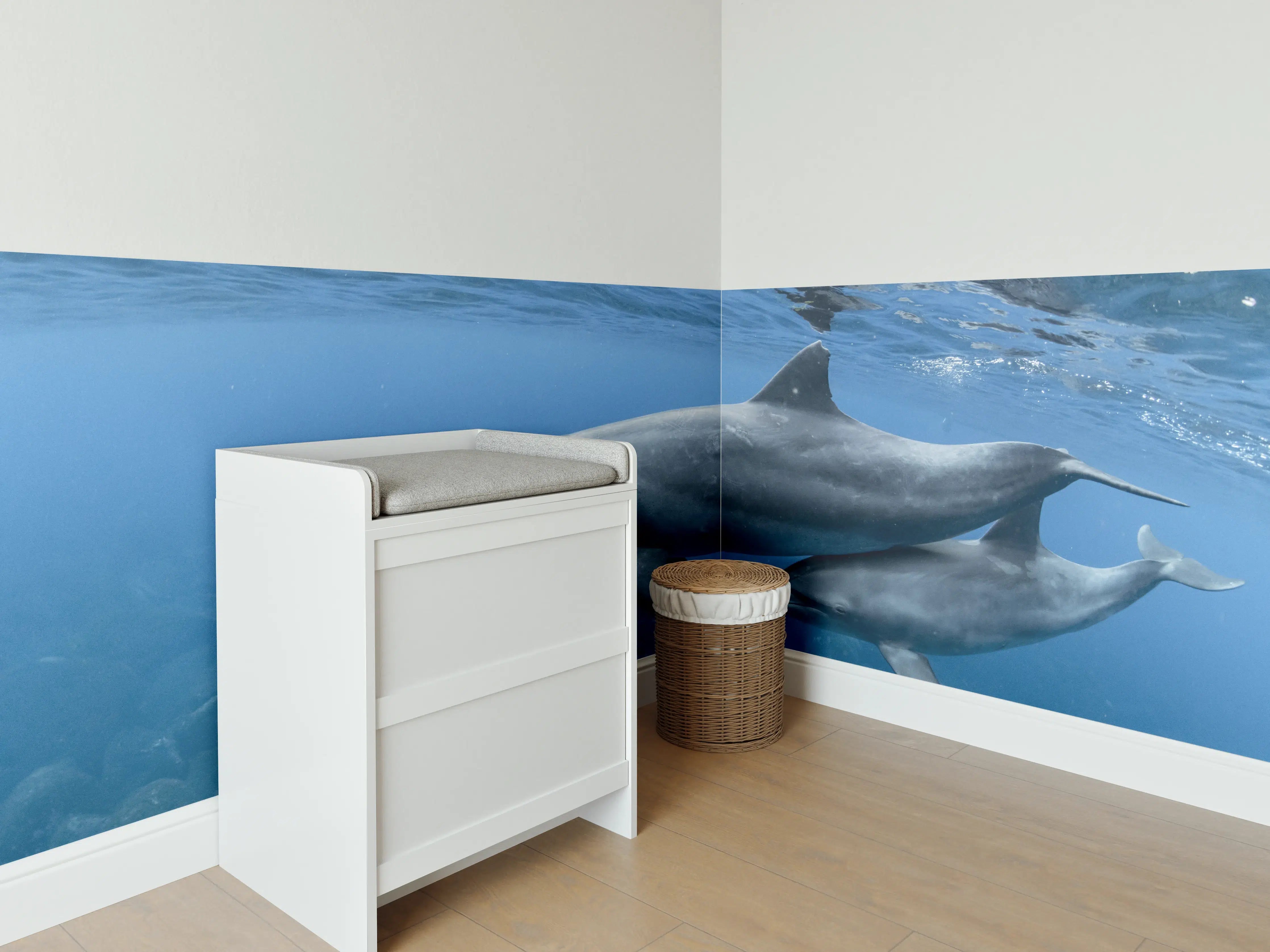 Babyzimmer Wandgestaltung - niedliche Delfin-Familie