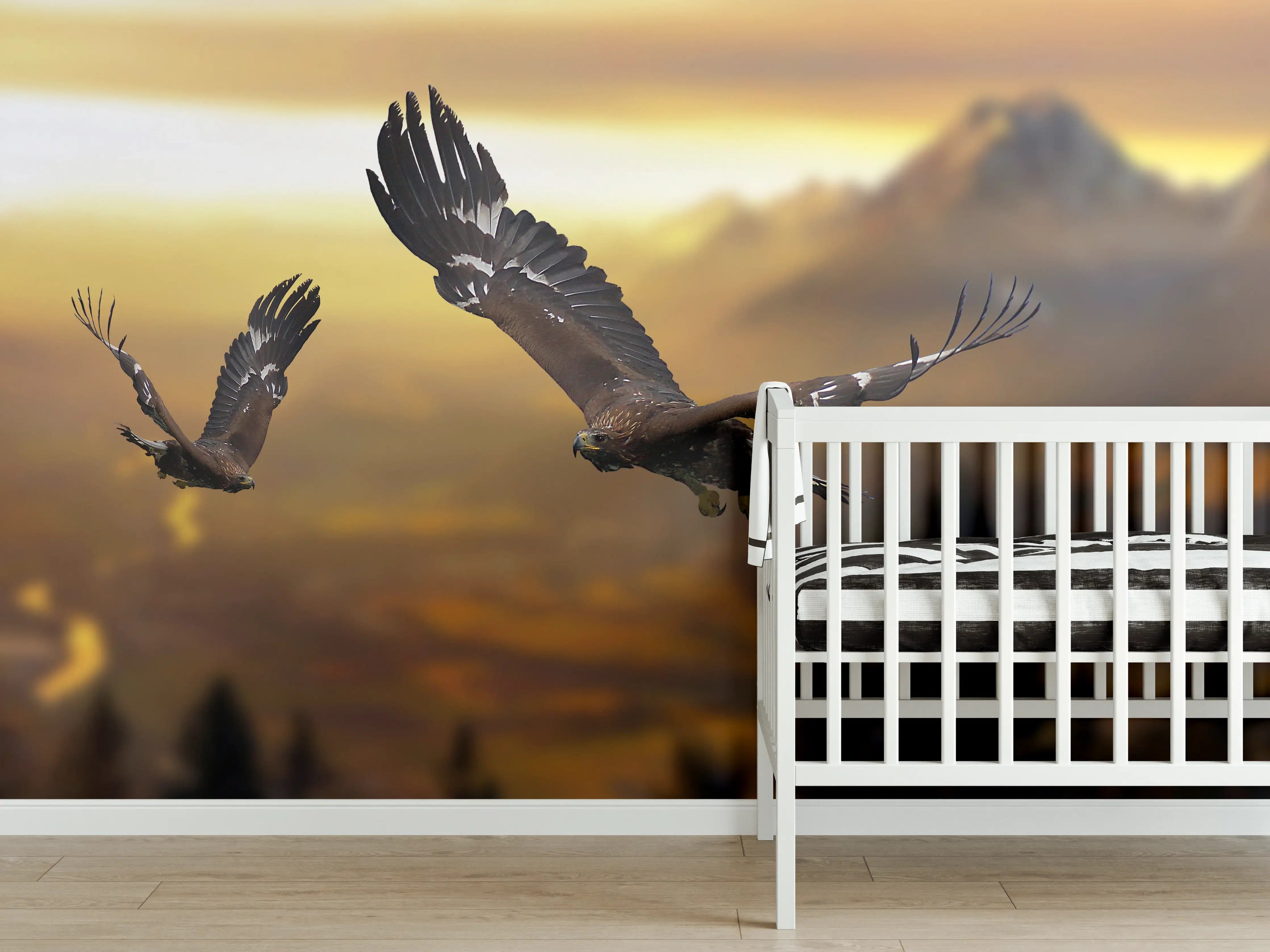 Babyzimmer Wandgestaltung - prachtvolle Steinadler im Flug