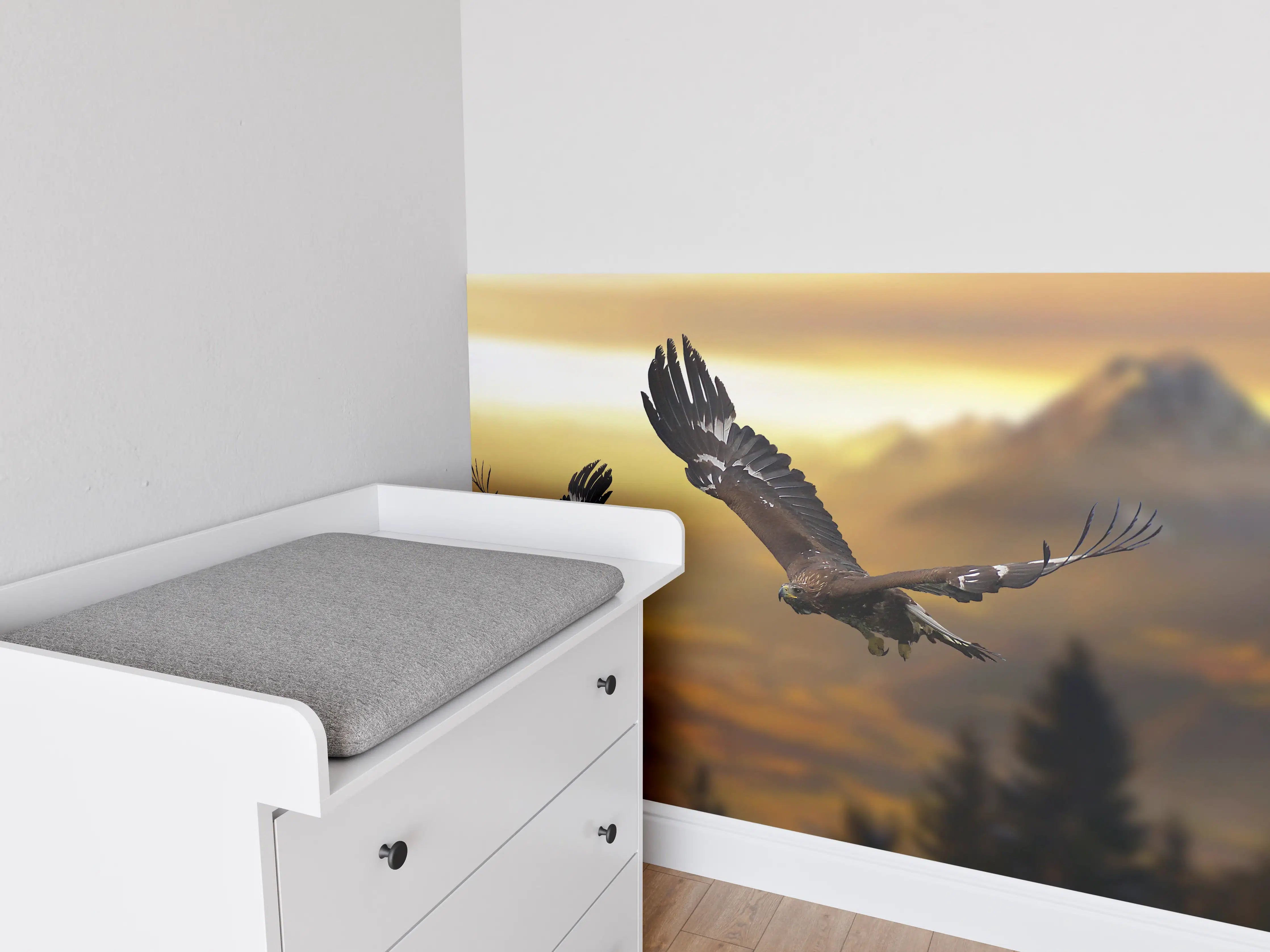 Babyzimmer Wandgestaltung - prachtvolle Steinadler im Flug
