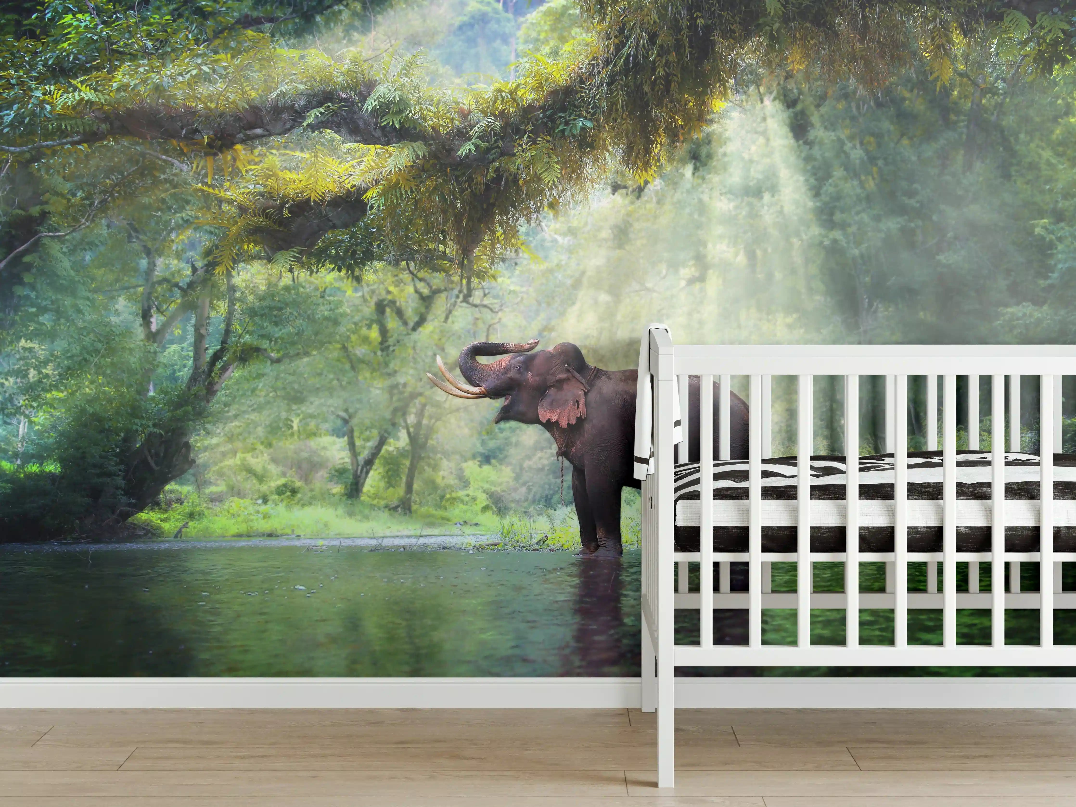 Babyzimmer Wandgestaltung - wilde Elefanten im Wald von Kanchanaburi 
