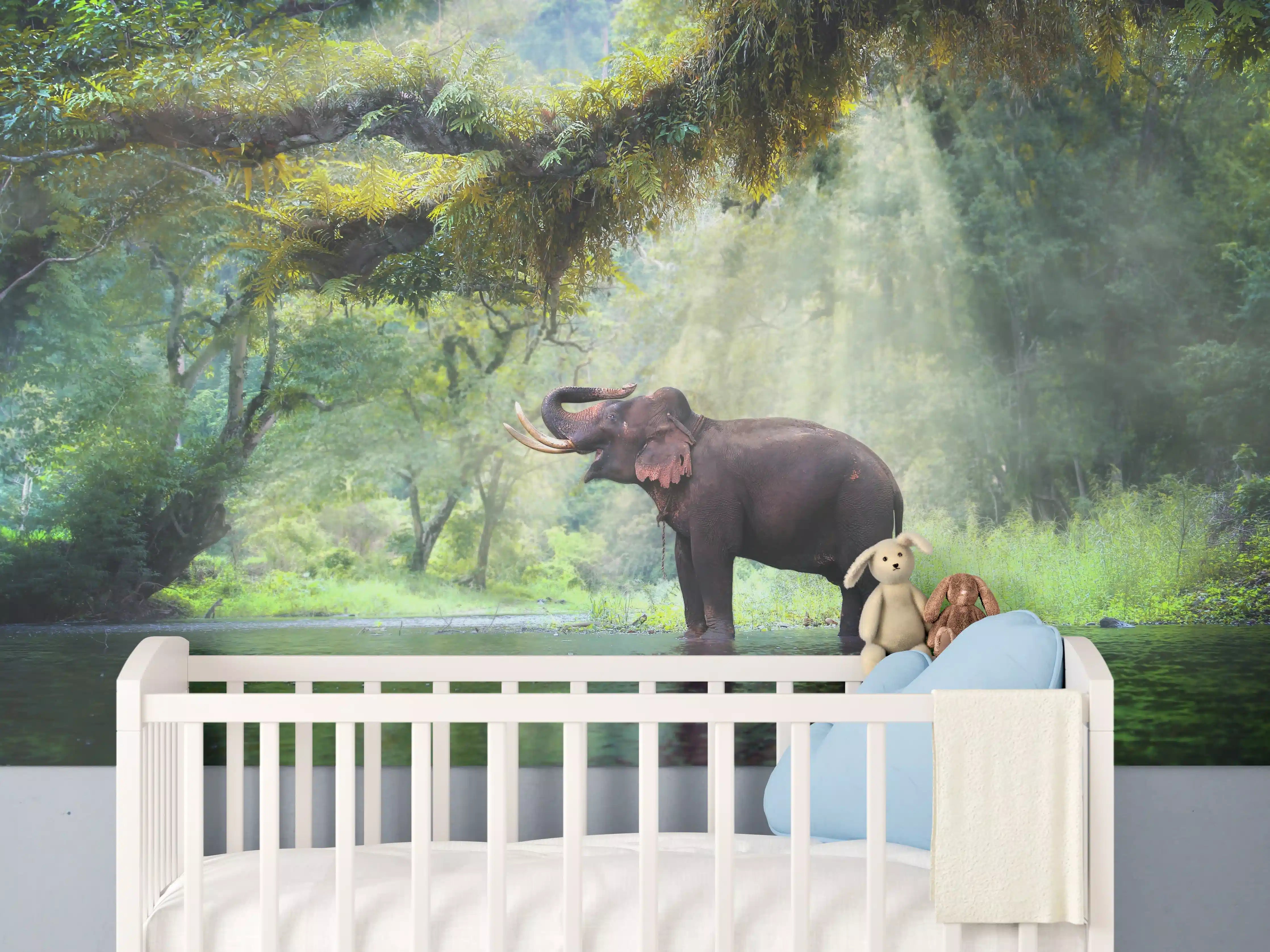 Babyzimmer Wandgestaltung - wilde Elefanten im Wald von Kanchanaburi 