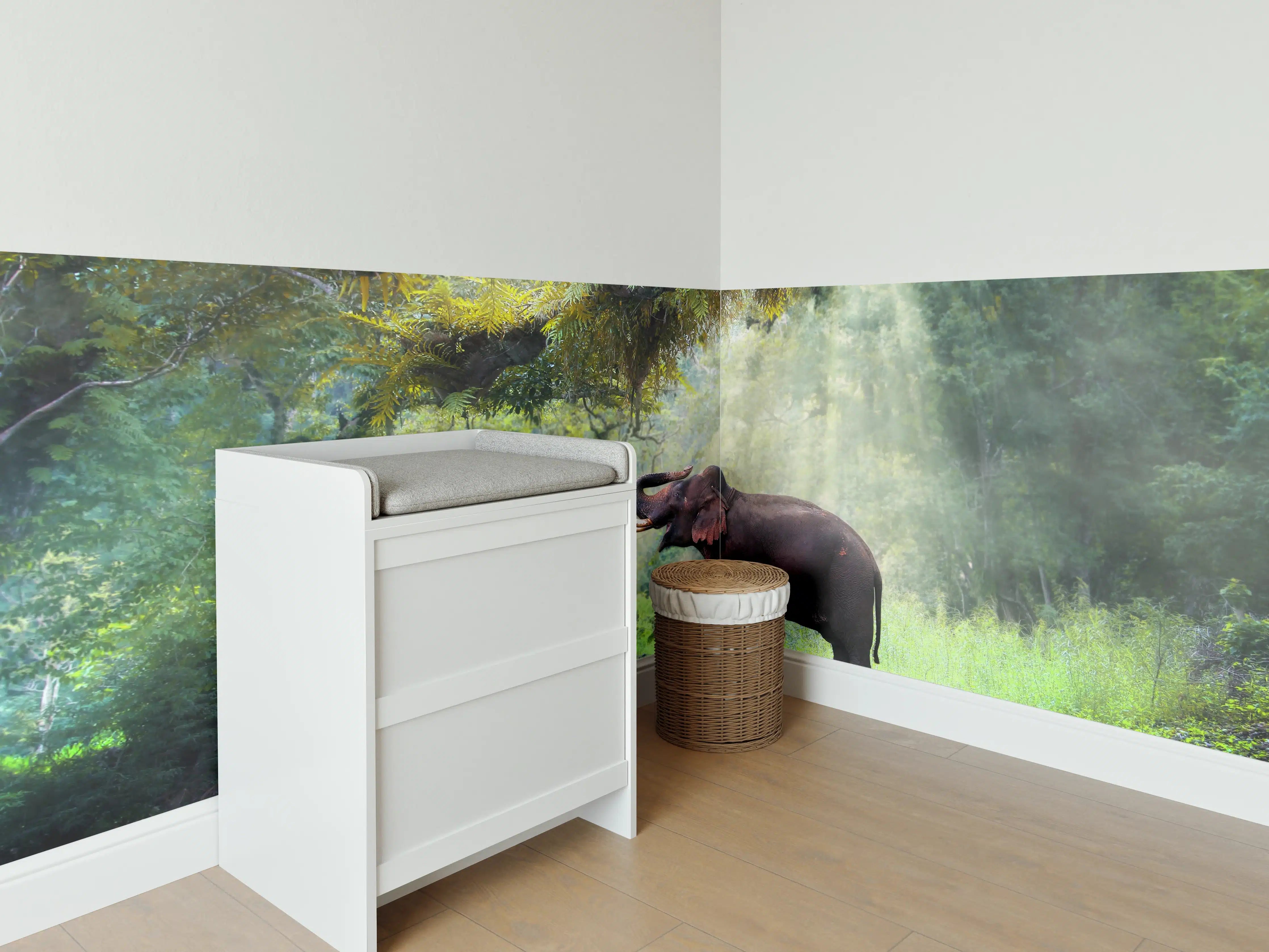 Babyzimmer Wandgestaltung - wilde Elefanten im Wald von Kanchanaburi 