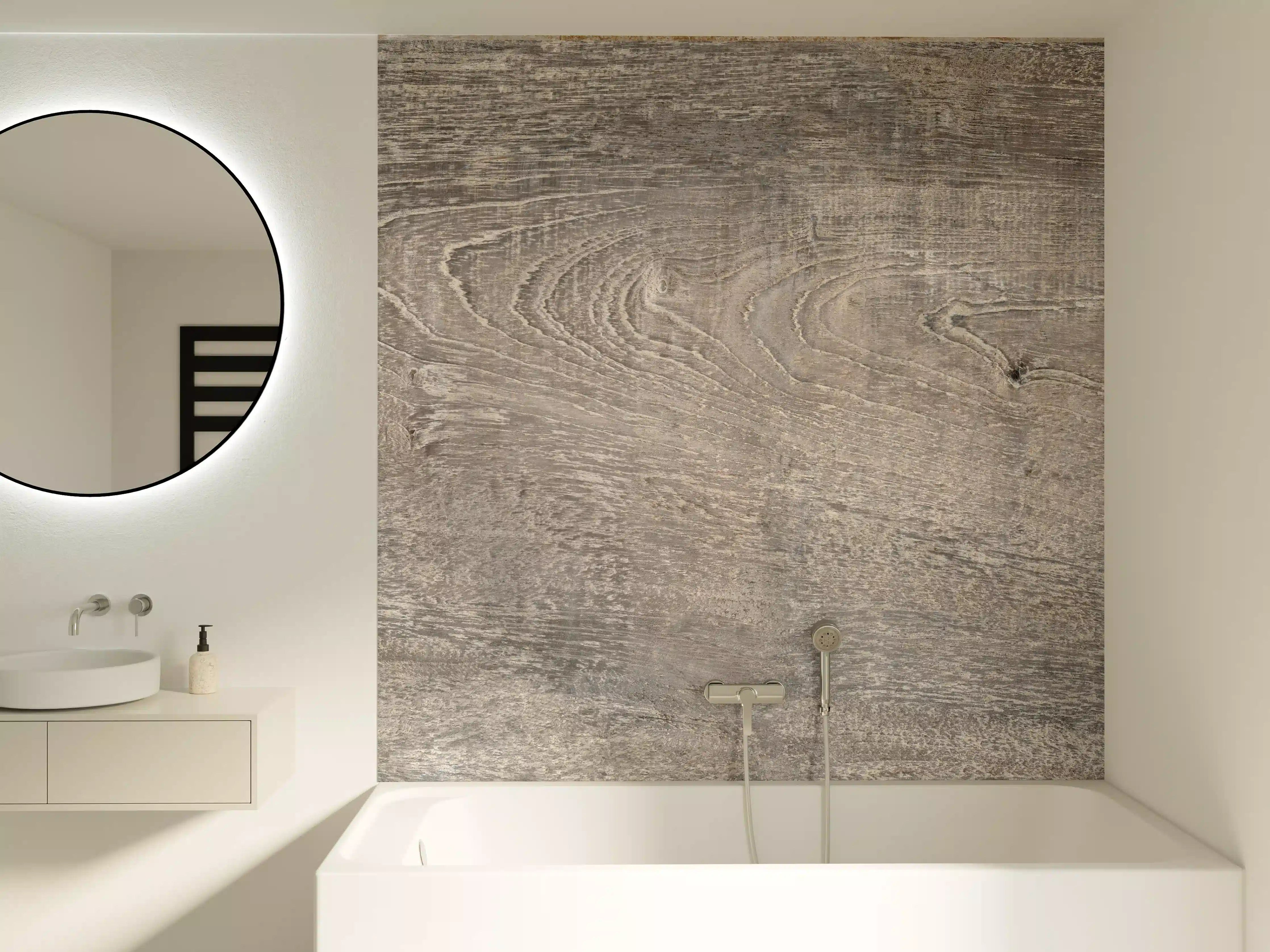 Badewannen-Rückwand -  Lange Grau-Bräunliche Holzplatte