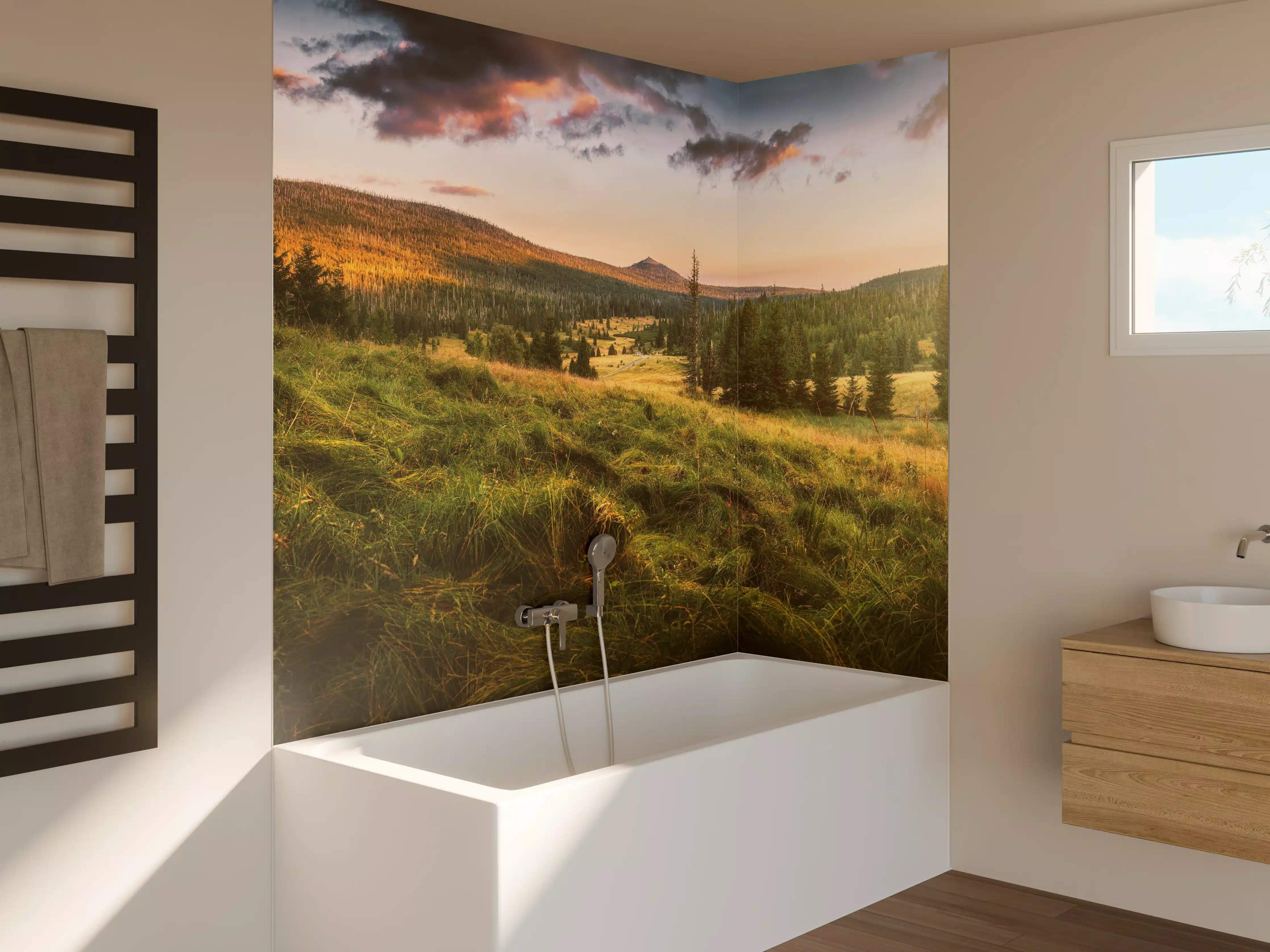 Badewannen-Rückwand - Abendlicher Berg Luzný - Tschechien
