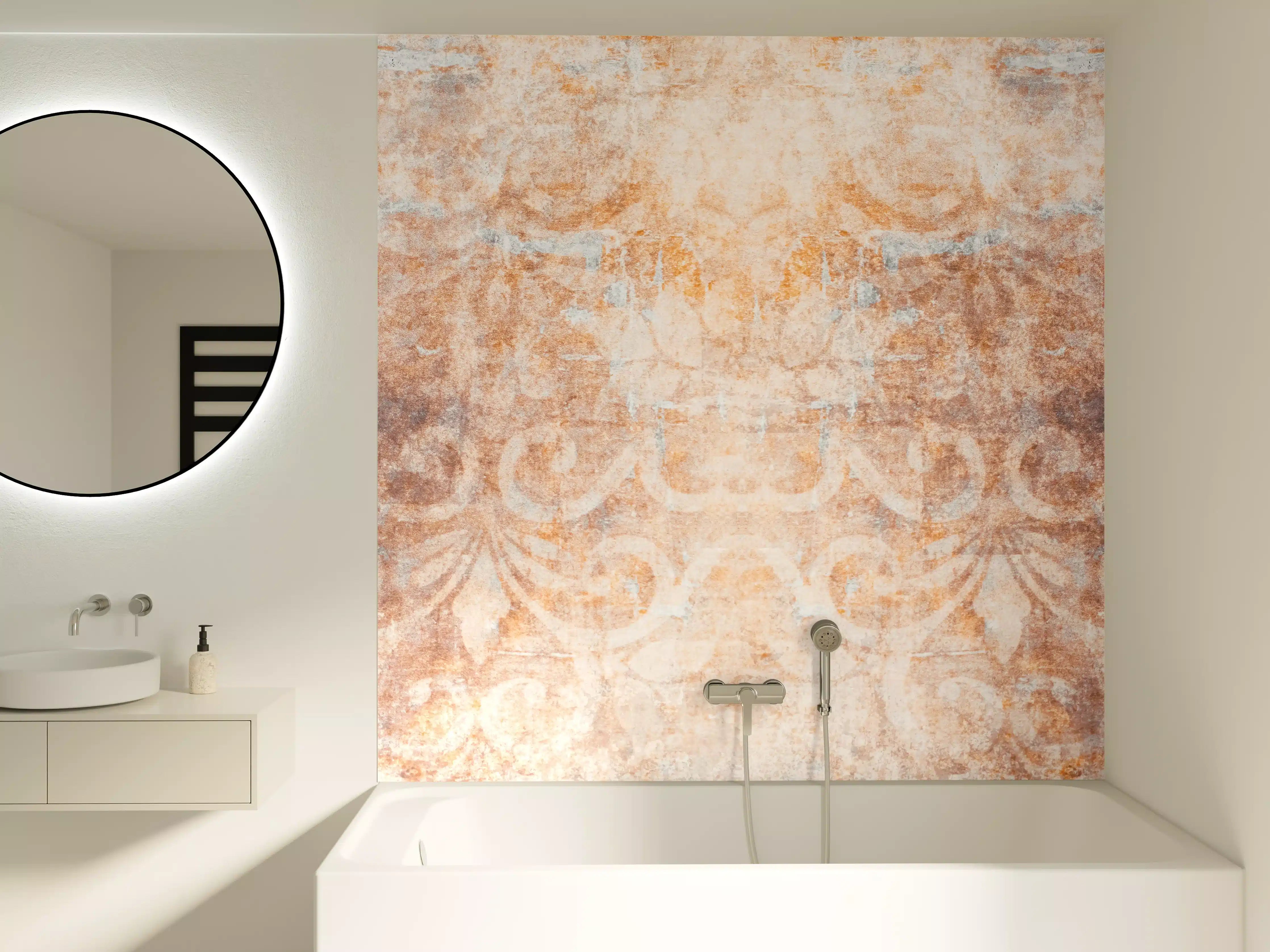 Badewannen-Rückwand - Alte braun-orange-weiß Fliesenpatchwork