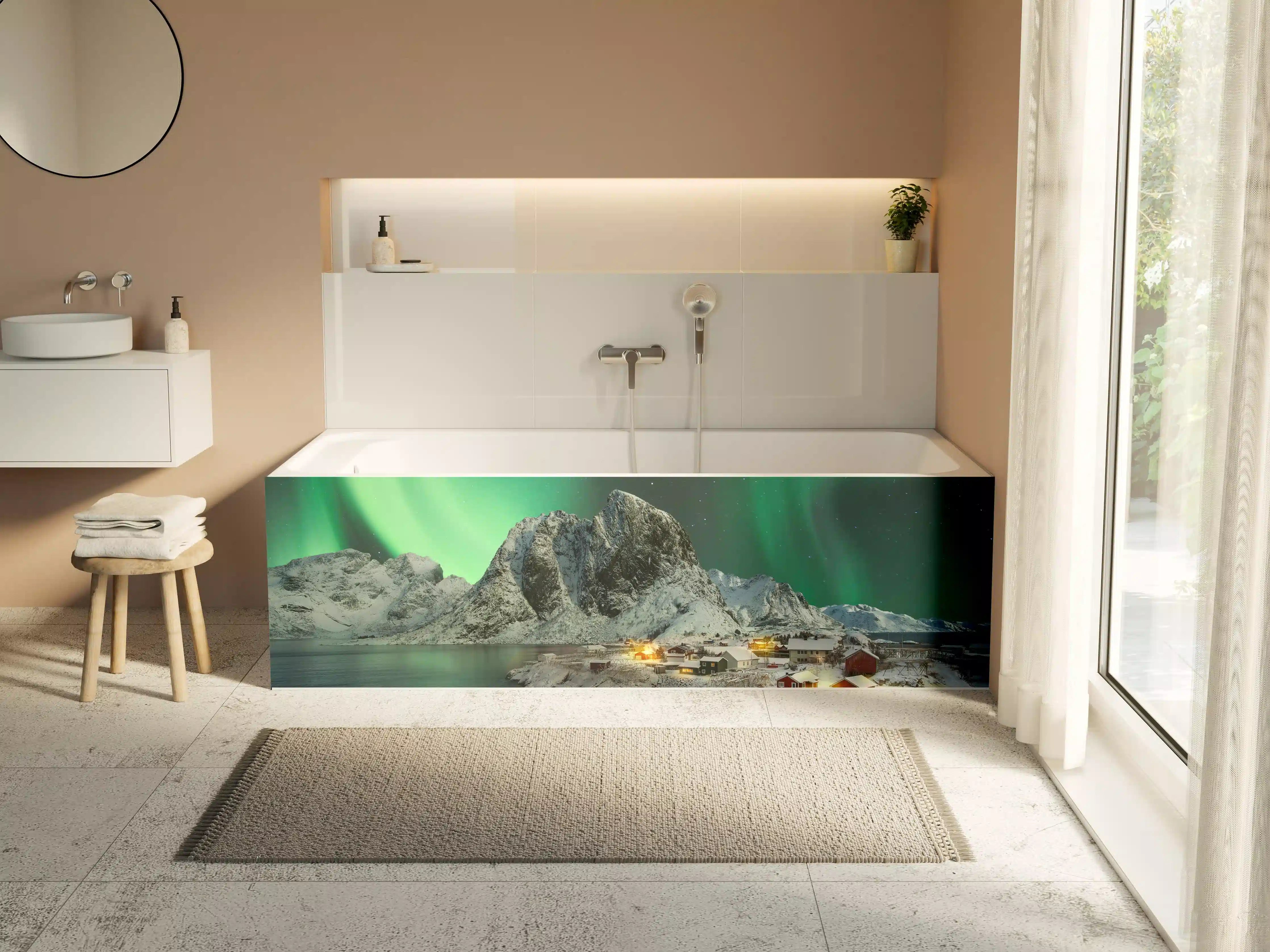 Badewannen-Rückwand - Aurora Borealis über verschneiten Bergen