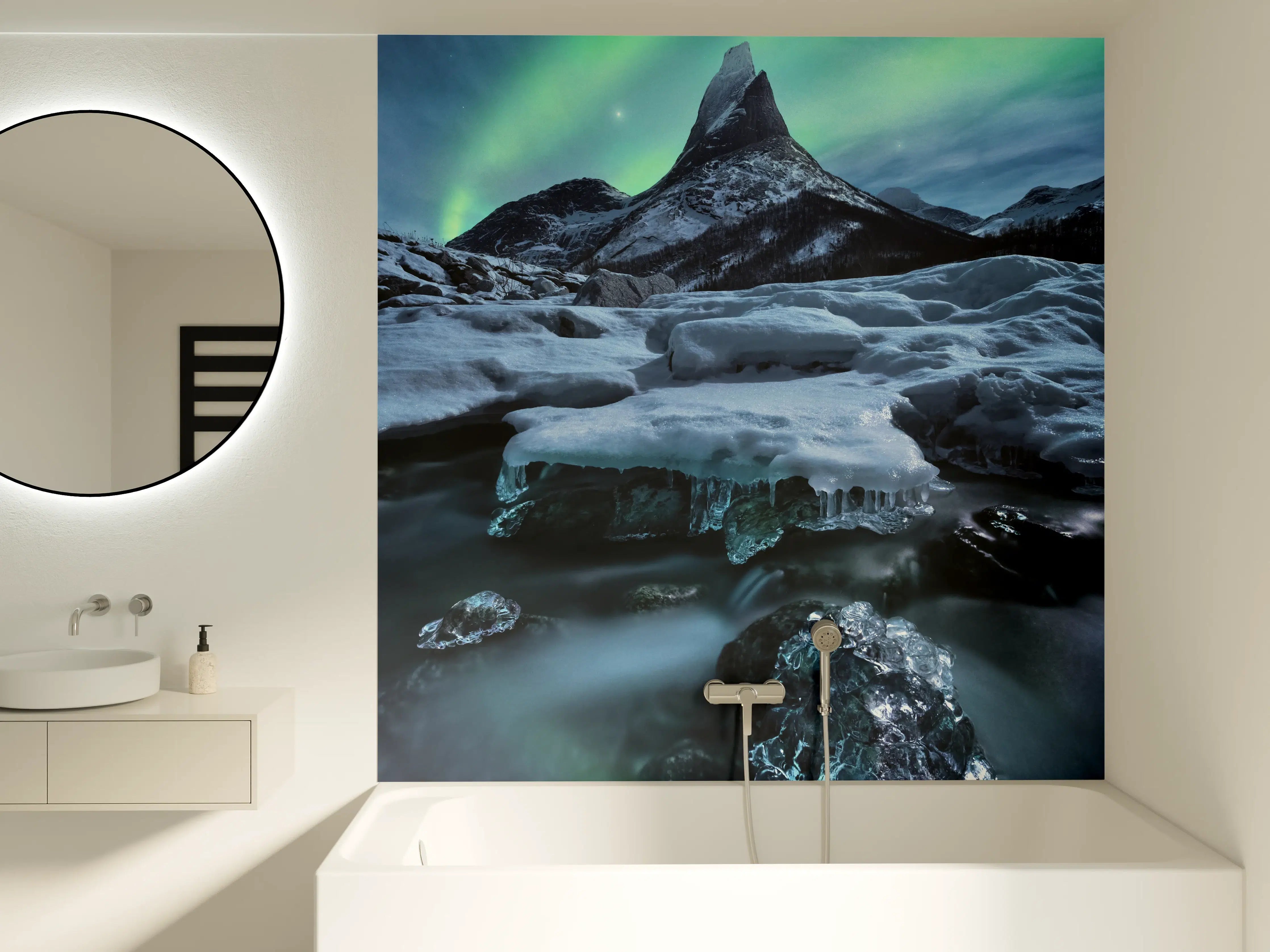 Badewannen-Rückwand - Aurora über Eisbergspitze