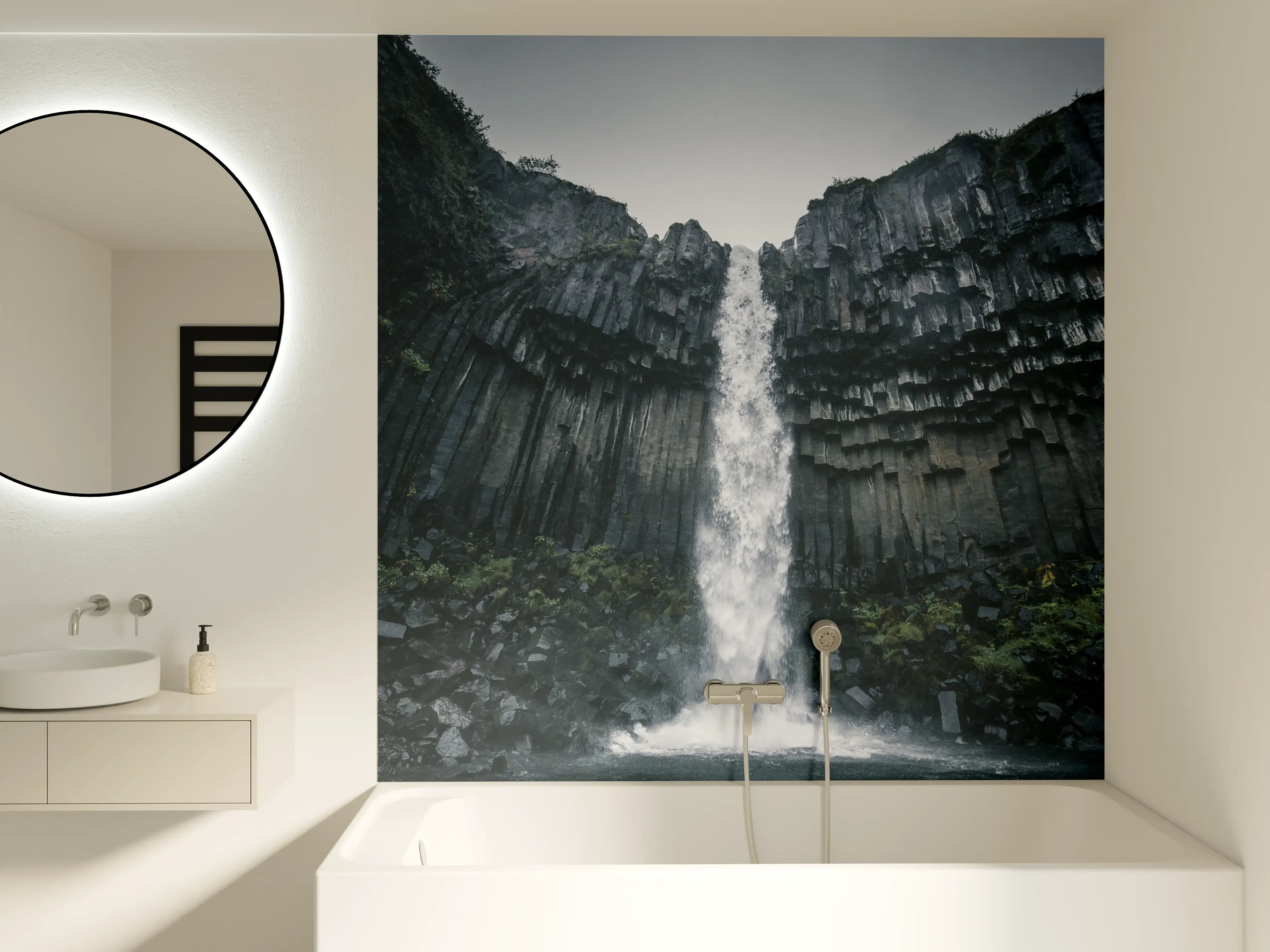 Badewannen-Rückwand - Beeindruckender Svartifoss Wasserfall